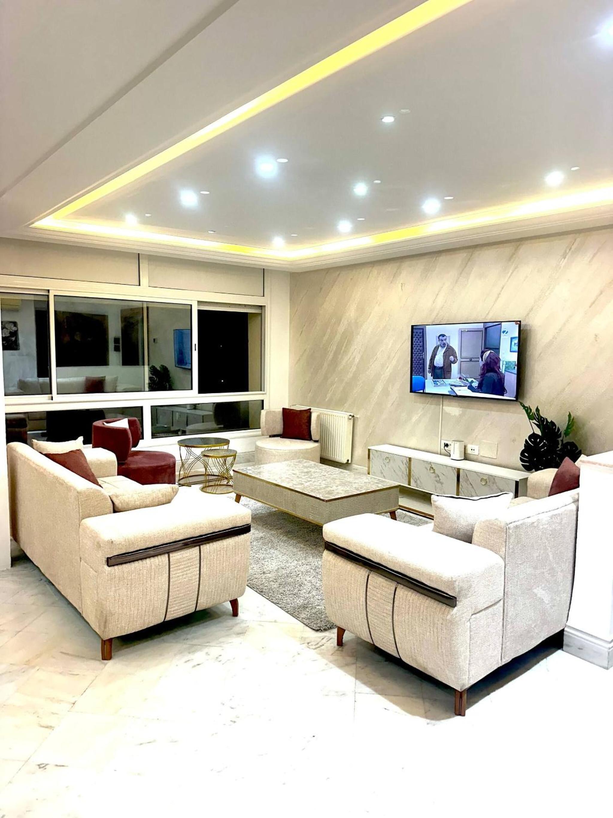 Luxury Stay with Panoramic Sea Views, Tourist zone