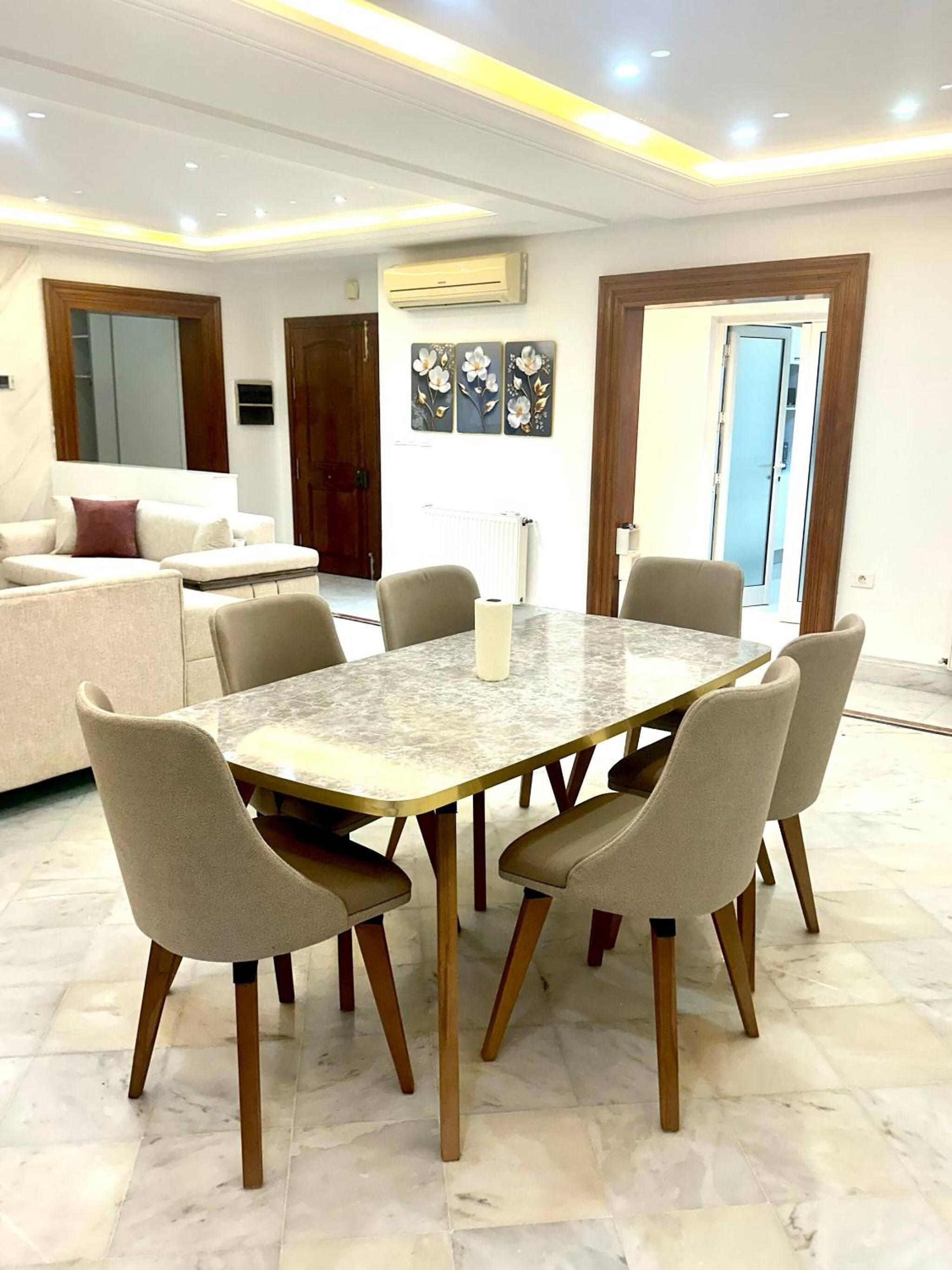 Luxury Stay with Panoramic Sea Views, Tourist zone