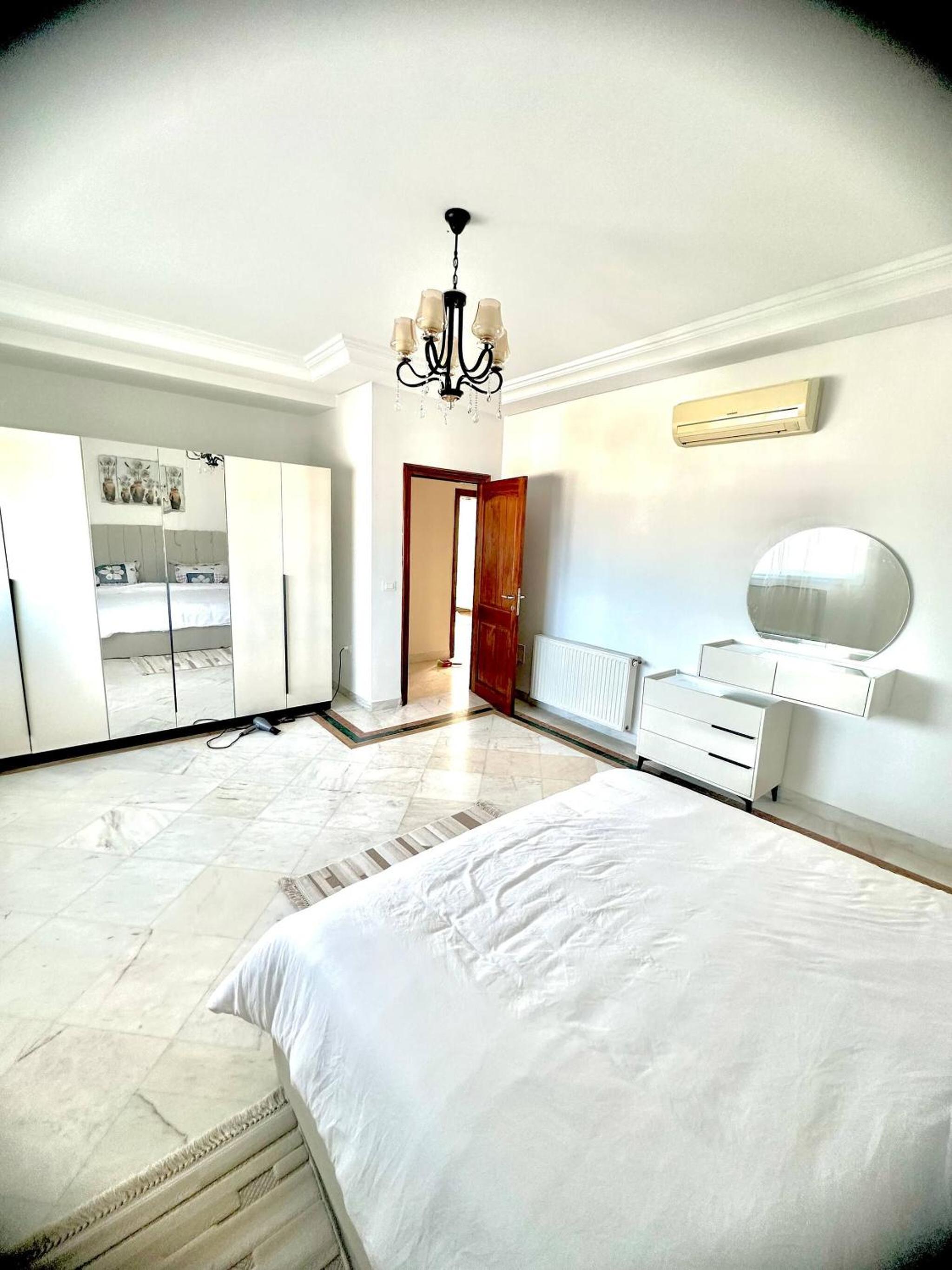 Luxury Stay with Panoramic Sea Views, Tourist zone