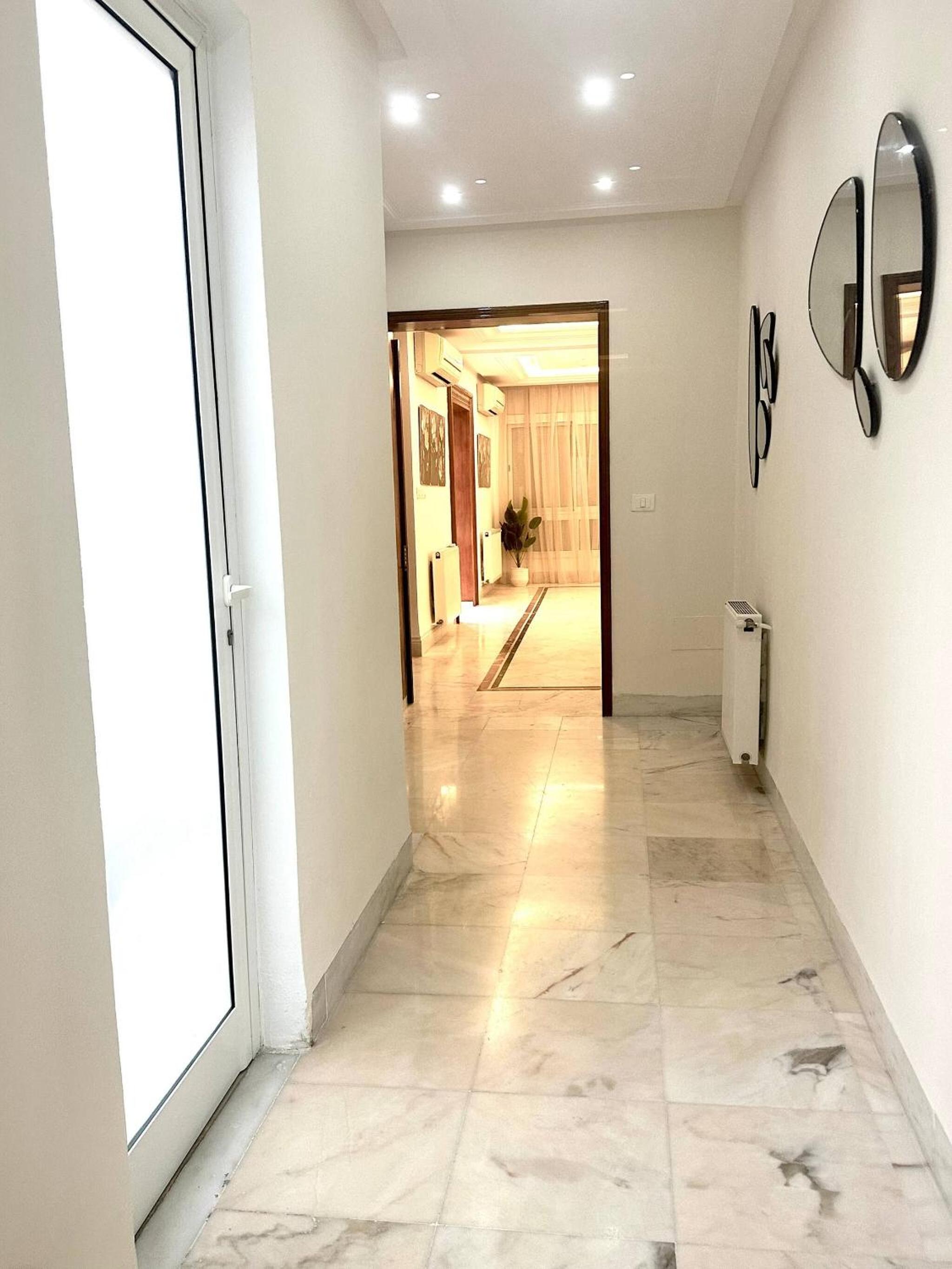Luxury Stay with Panoramic Sea Views, Tourist zone