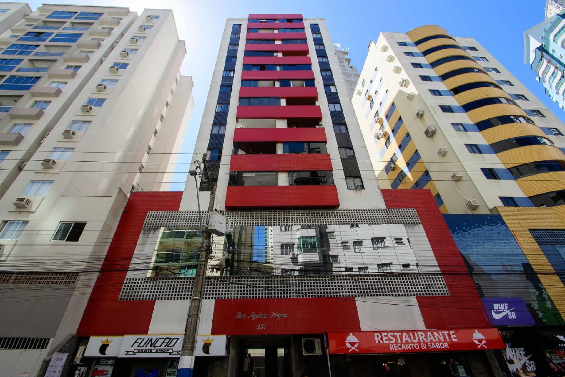 Apto aconchegante na Barra Sul DD5438