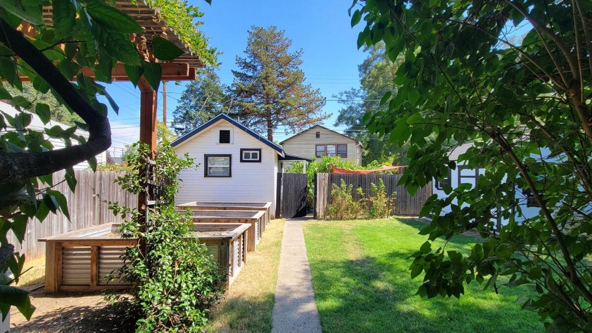 Rosewood Landing by WanderLodges - Hot tub - Sauna
