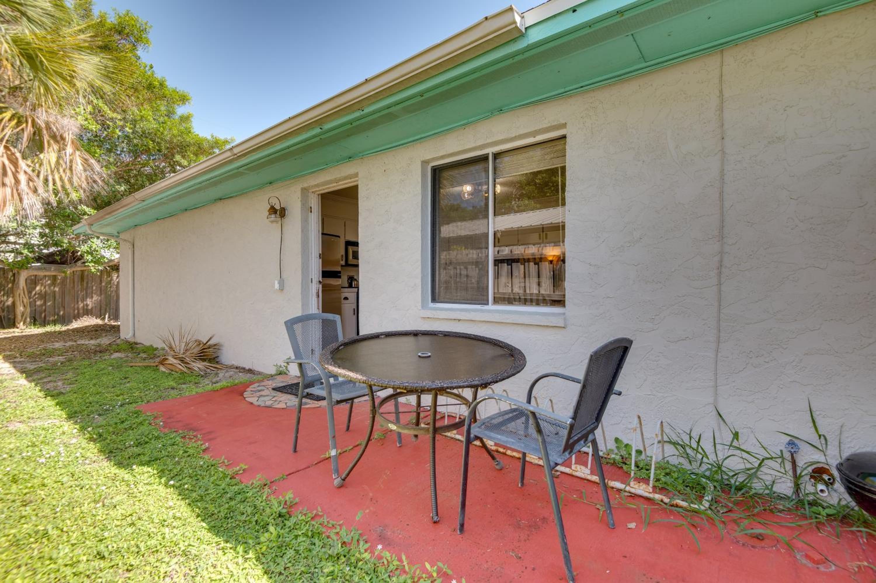 2 Blocks to Beach! Cape Canaveral Apt with Patio