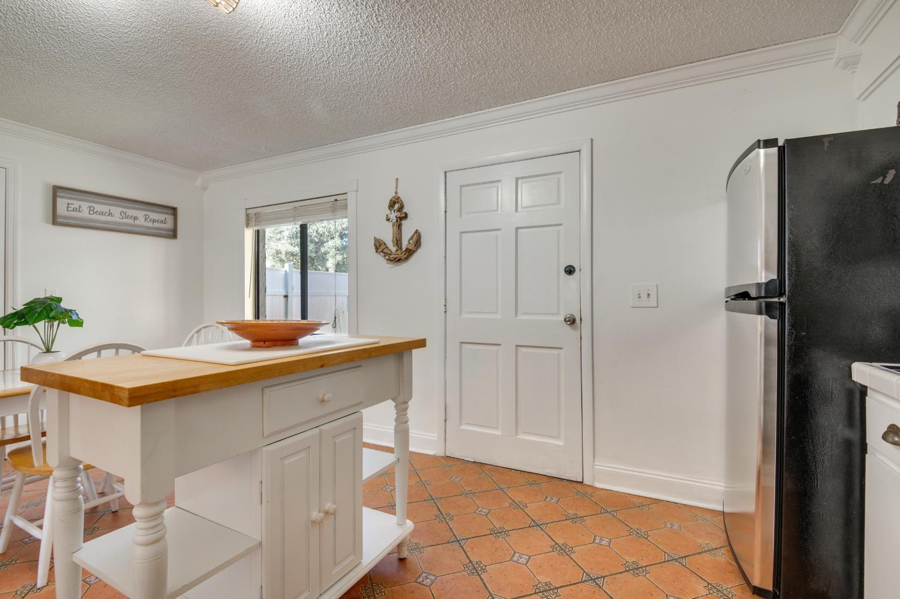 2 Blocks to Beach! Cape Canaveral Apt with Patio