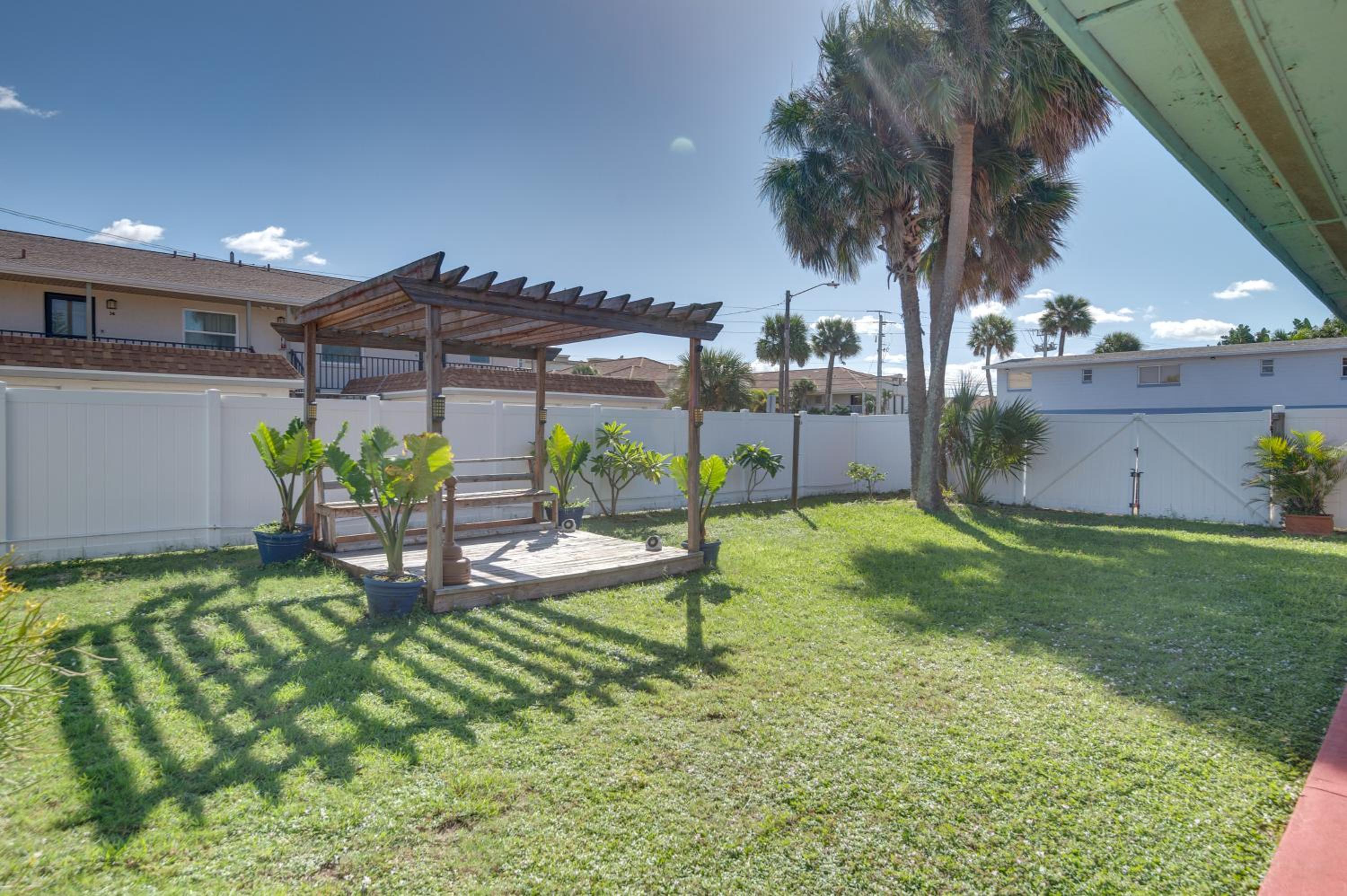 2 Blocks to Beach! Cape Canaveral Apt with Patio