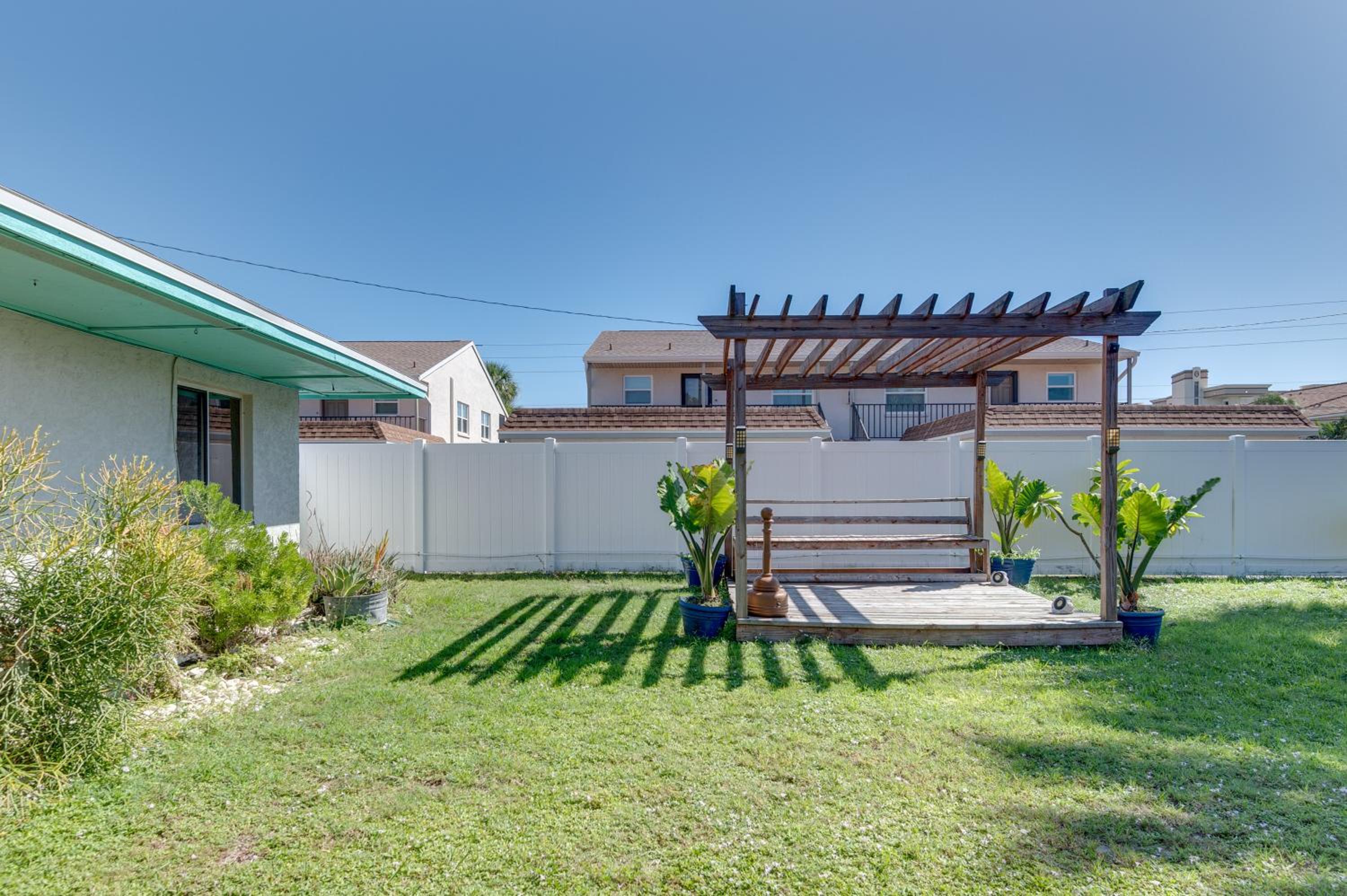 2 Blocks to Beach! Cape Canaveral Apt with Patio