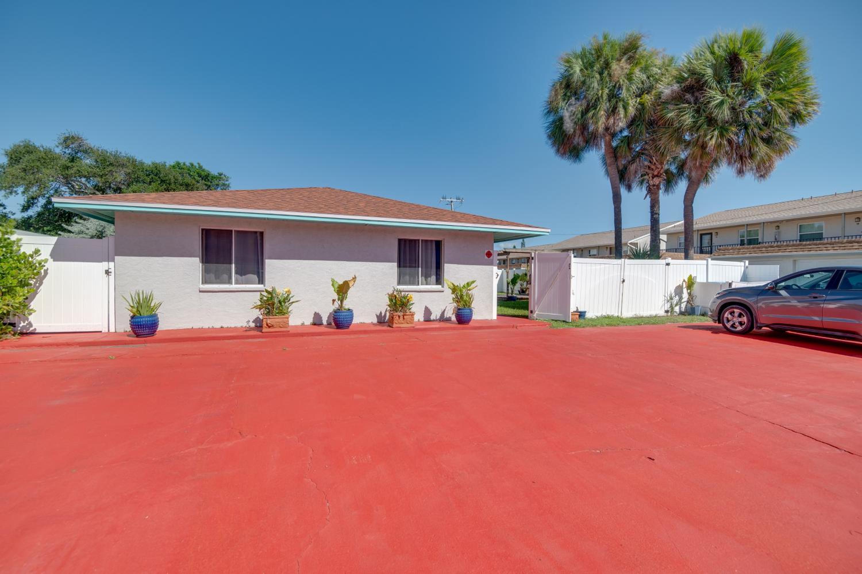 2 Blocks to Beach! Cape Canaveral Apt with Patio