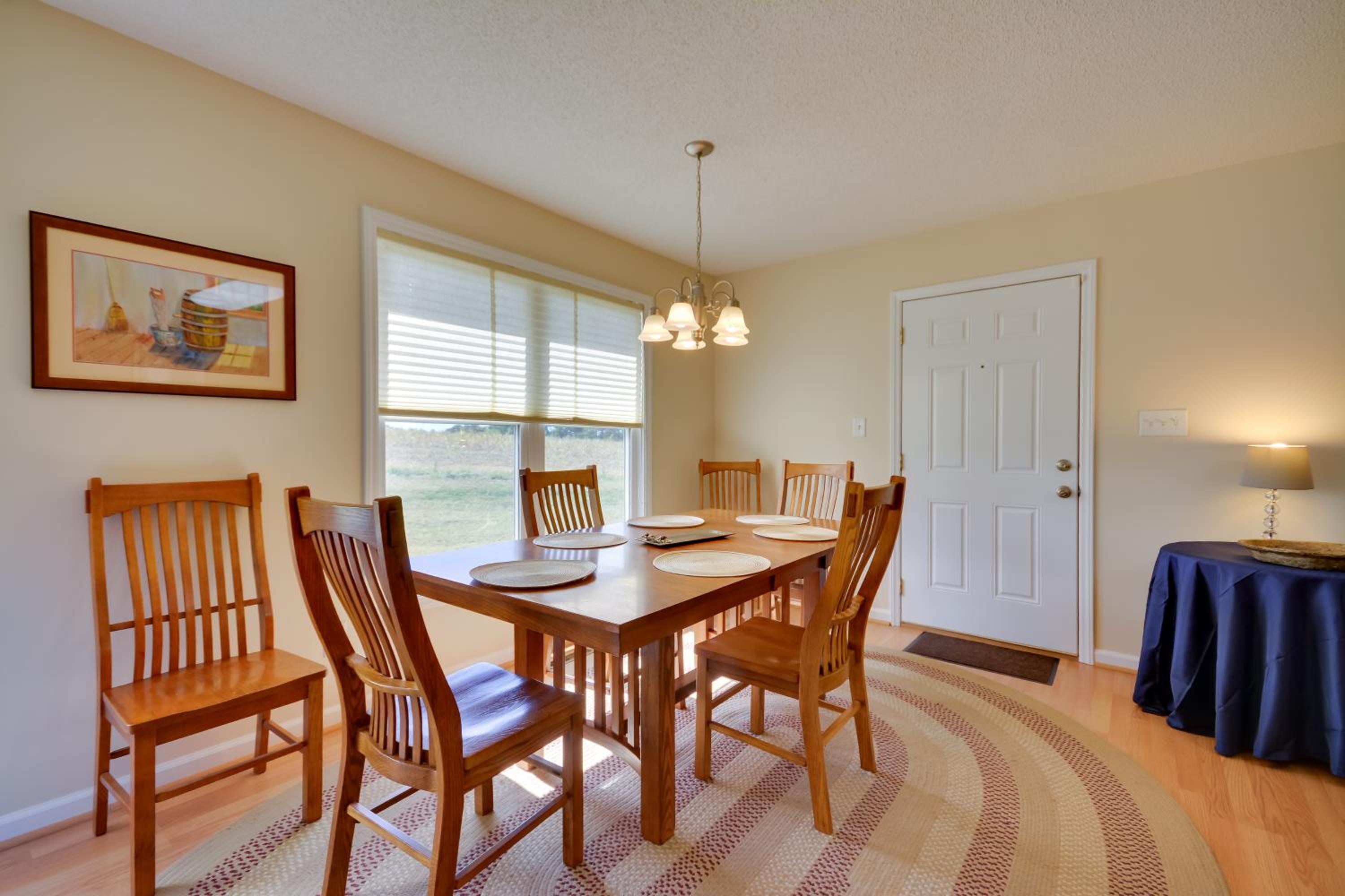 Peaceful and Convenient Country Retreat in Lexington