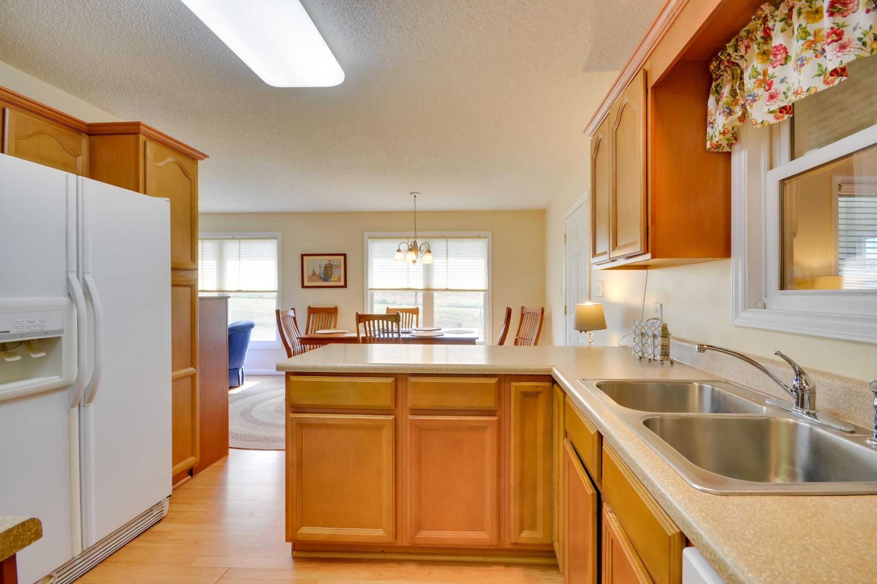 Peaceful and Convenient Country Retreat in Lexington