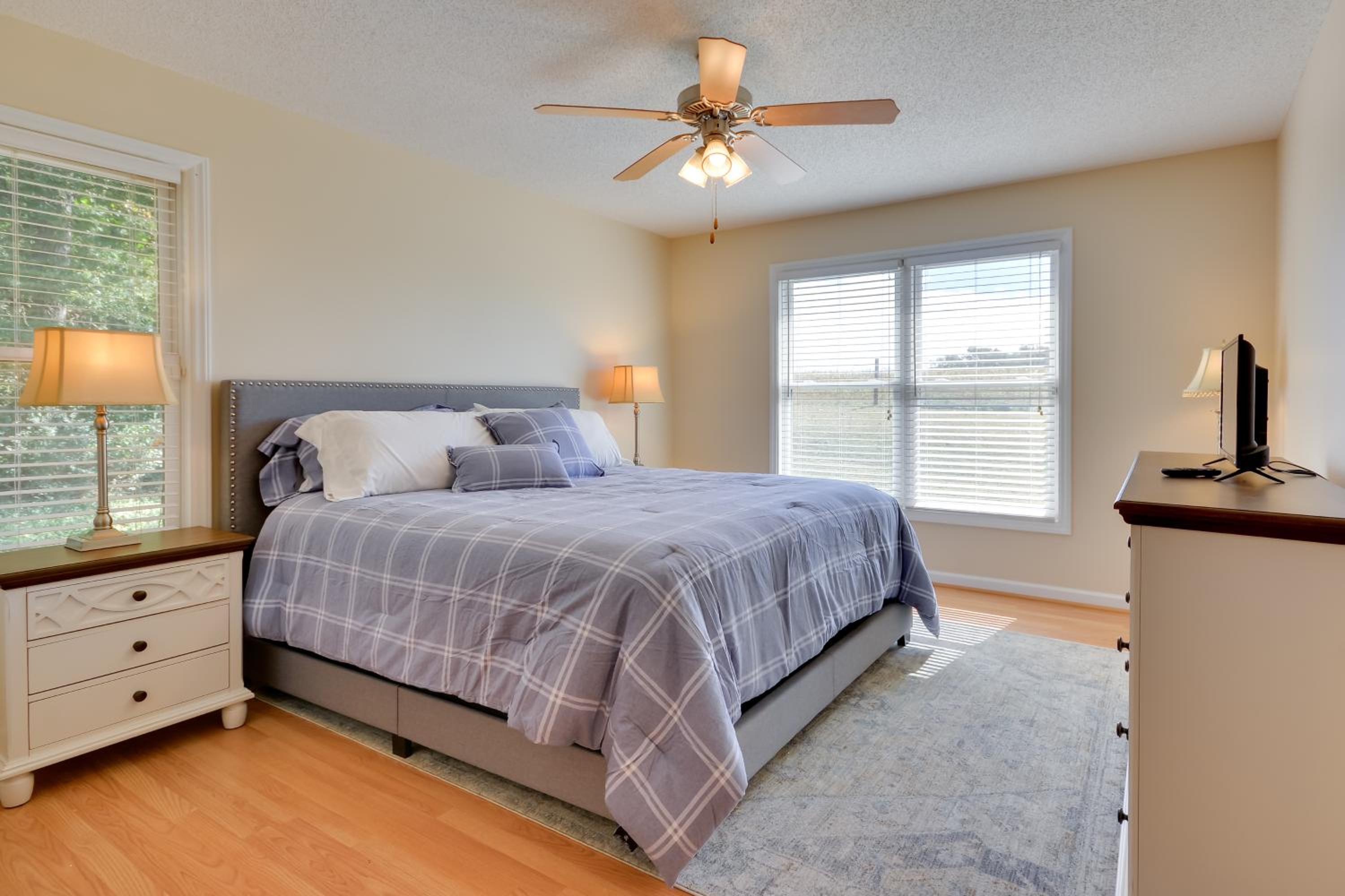 Peaceful and Convenient Country Retreat in Lexington