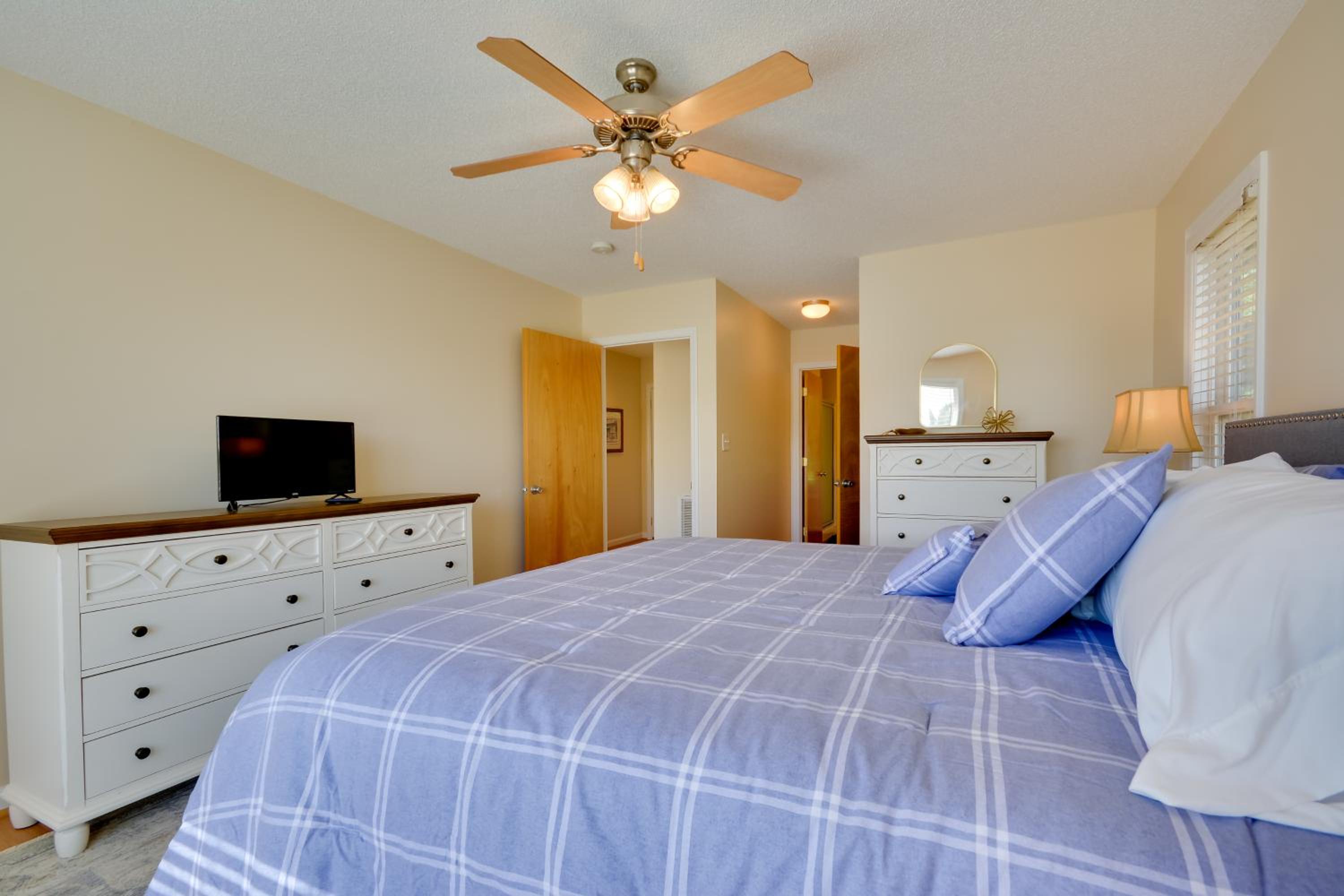 Peaceful and Convenient Country Retreat in Lexington
