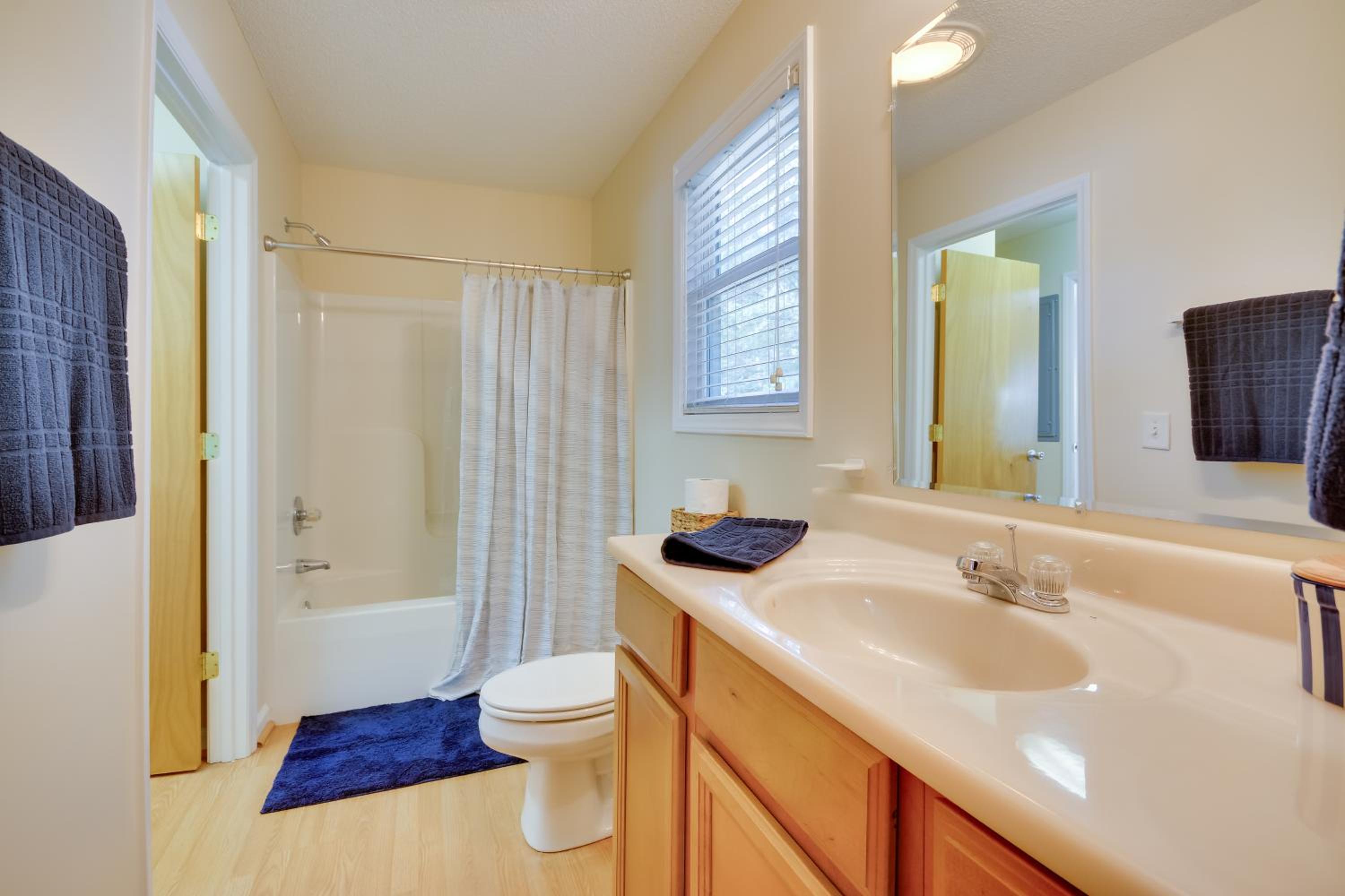 Peaceful and Convenient Country Retreat in Lexington