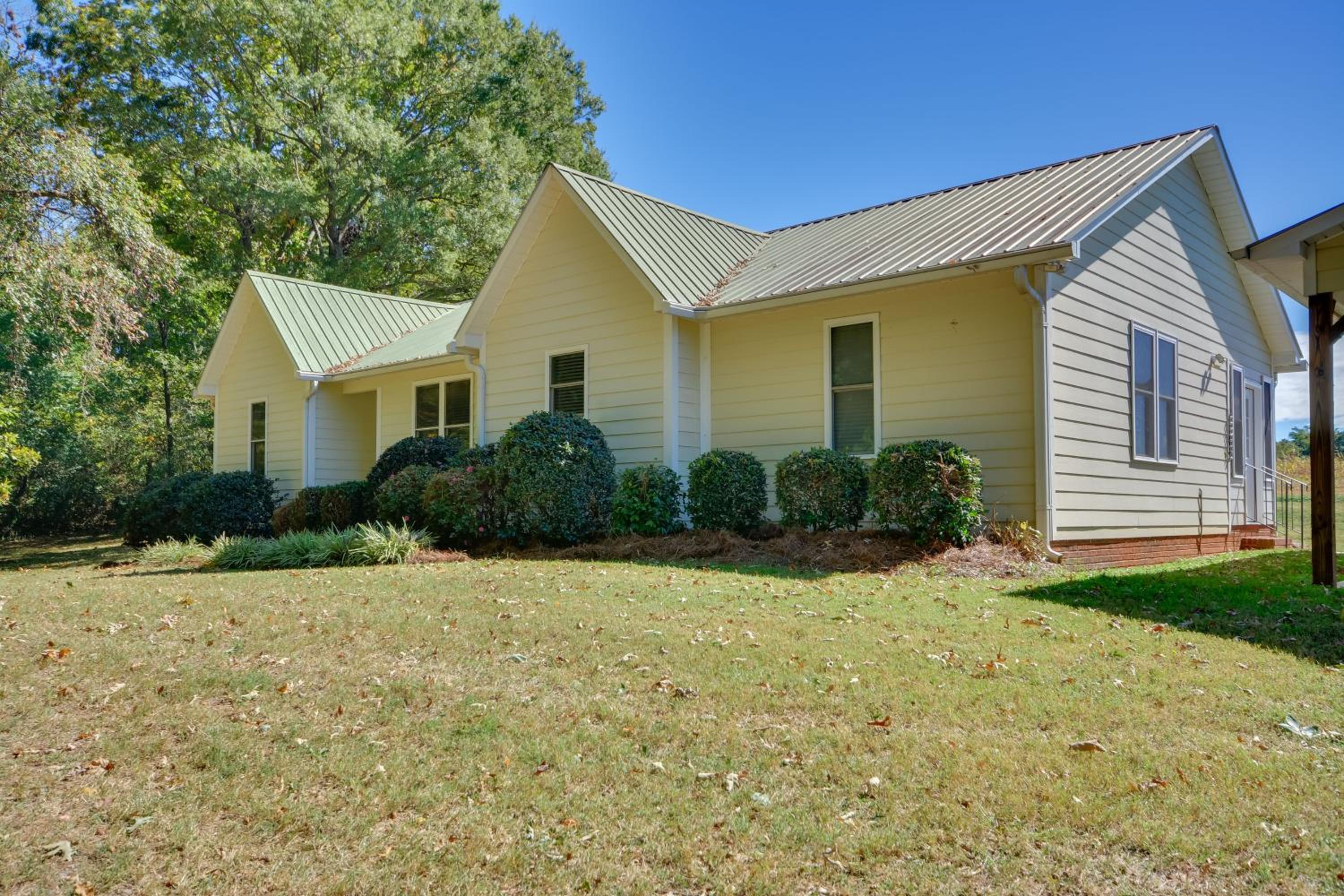 Peaceful and Convenient Country Retreat in Lexington