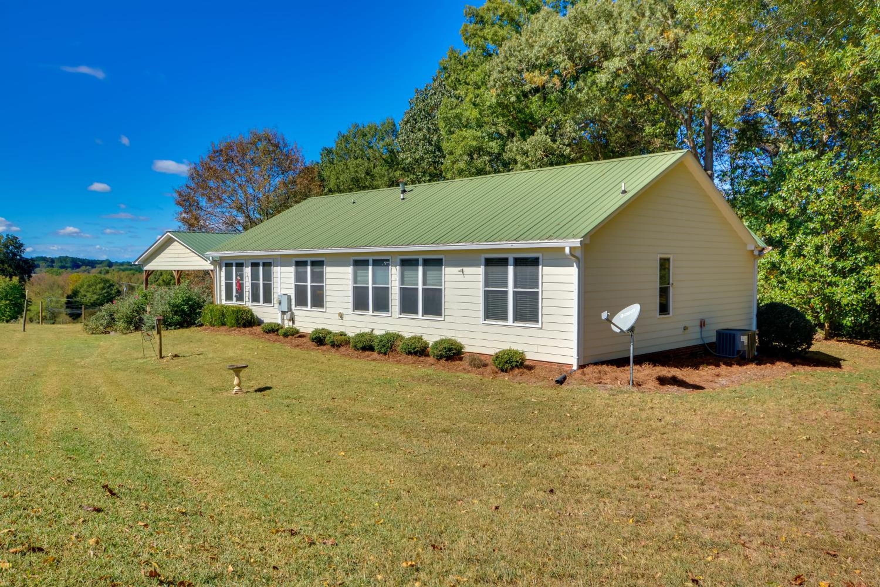 Peaceful and Convenient Country Retreat in Lexington
