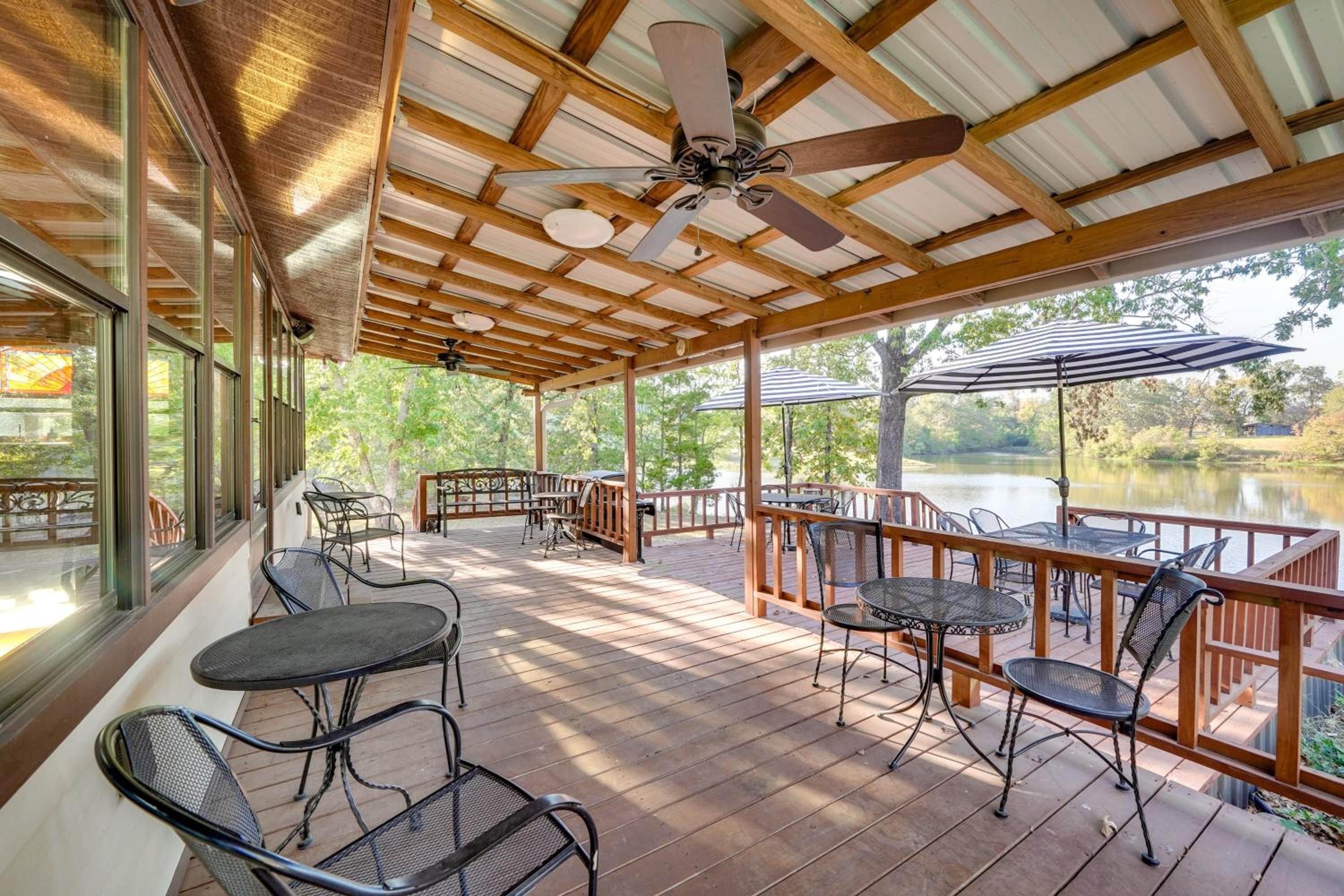 Waterfront Texarkana Cabin Tranquil Acreage