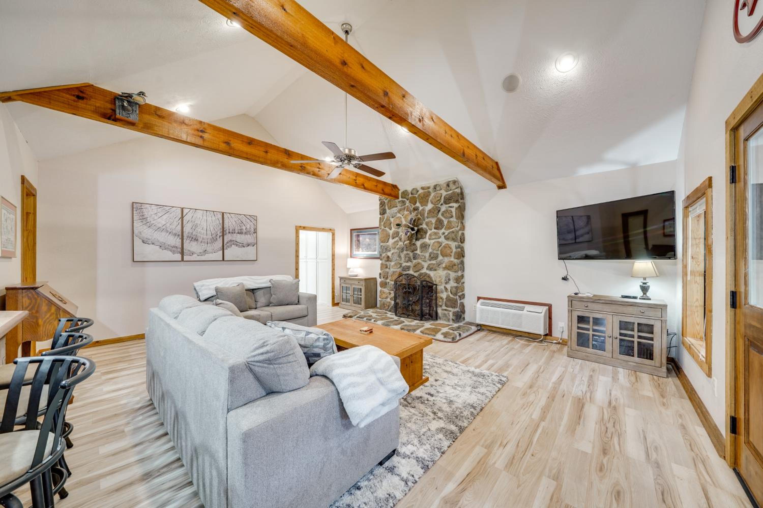Waterfront Texarkana Cabin Tranquil Acreage