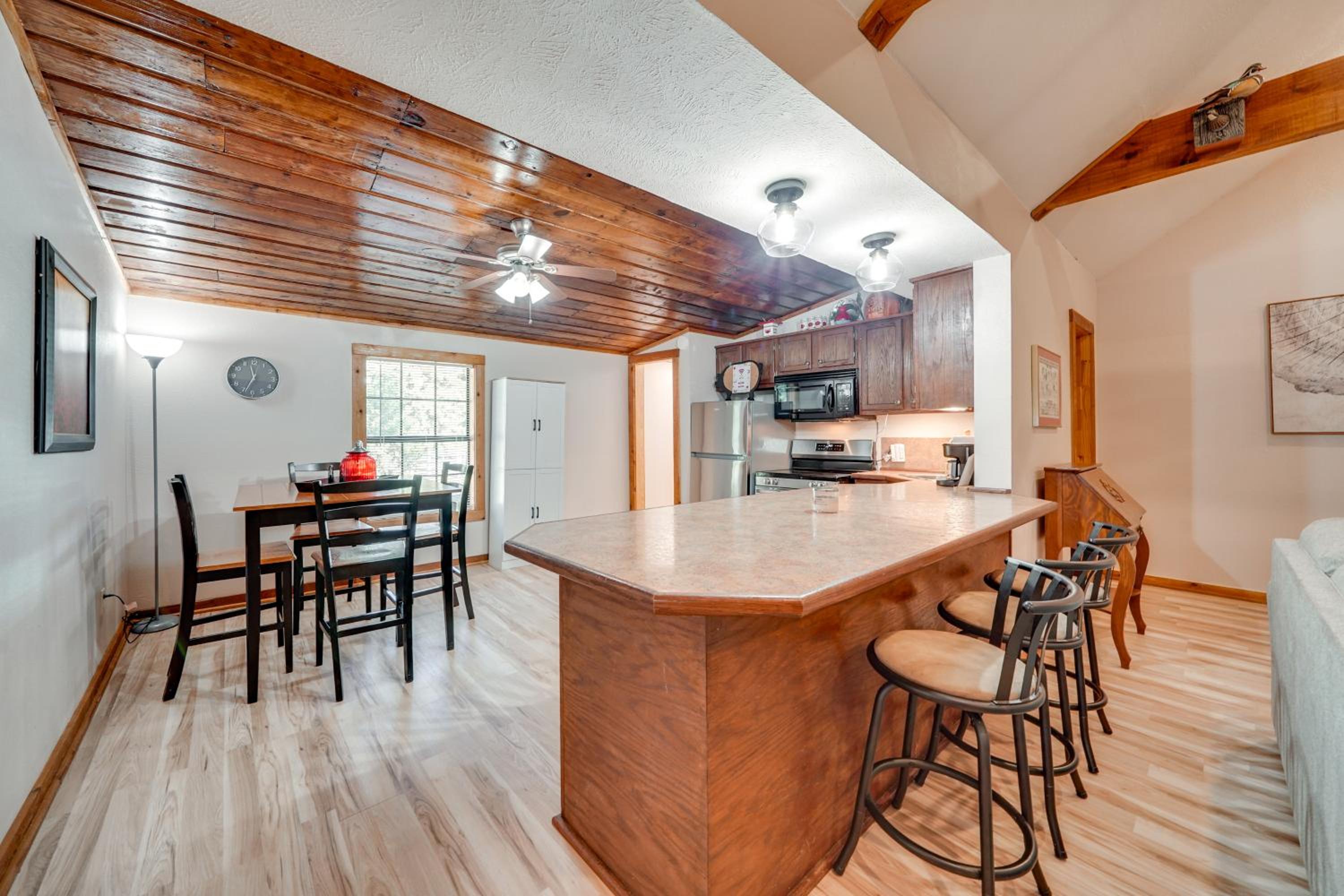 Waterfront Texarkana Cabin Tranquil Acreage