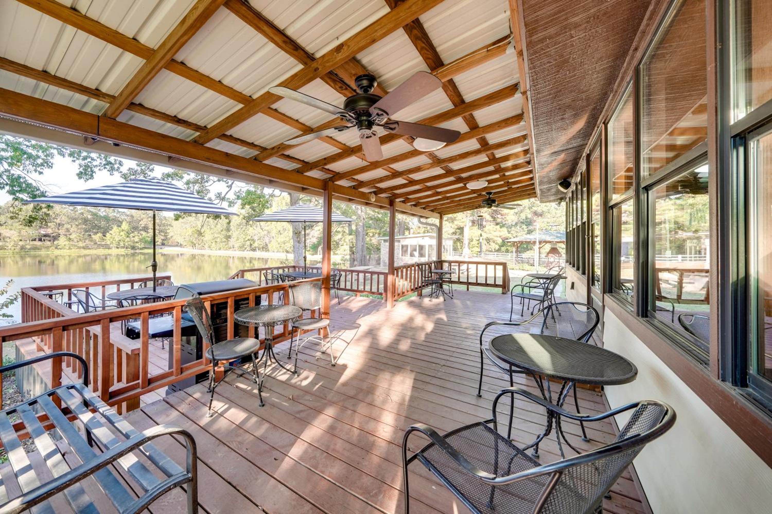 Waterfront Texarkana Cabin Tranquil Acreage