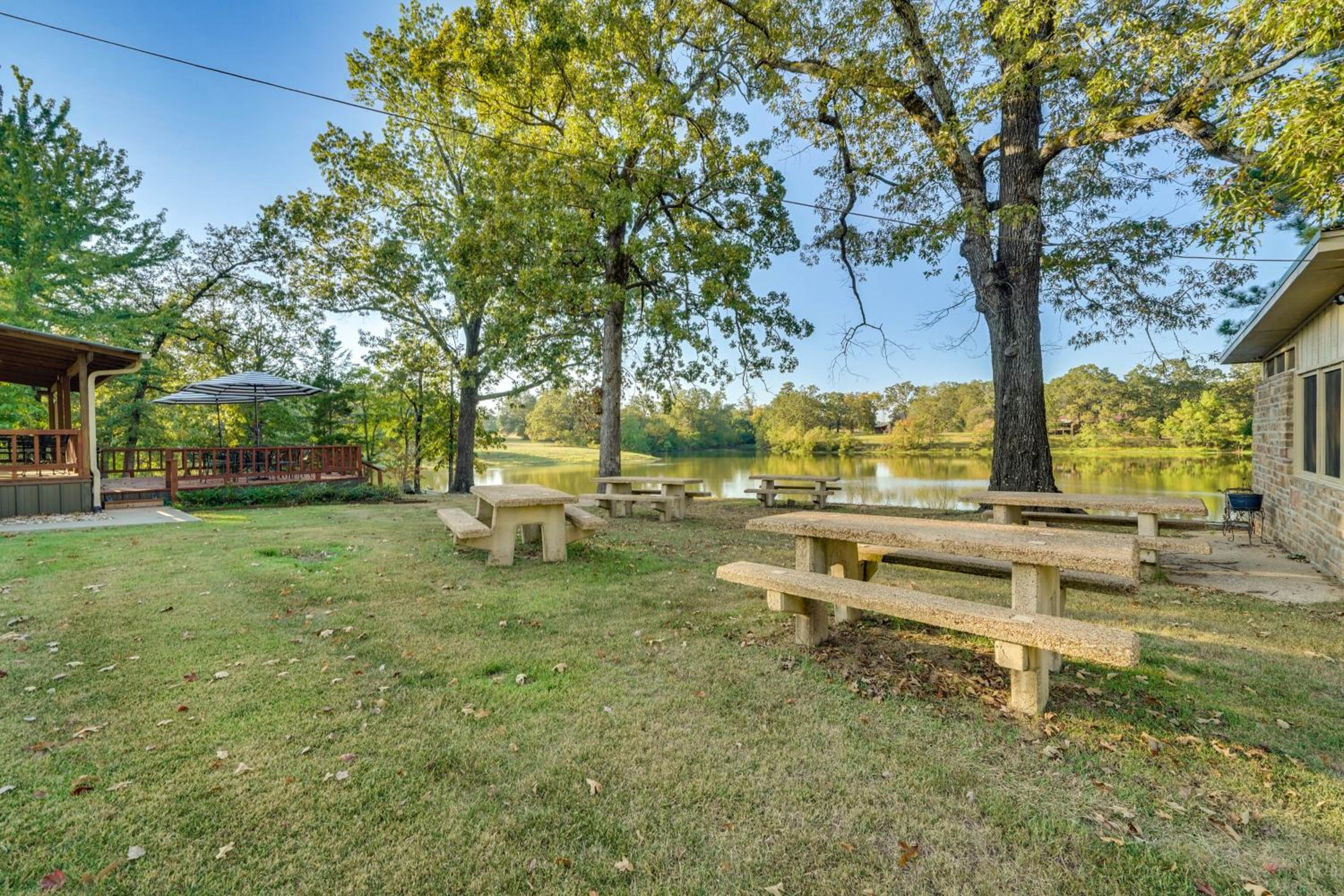 Waterfront Texarkana Cabin Tranquil Acreage