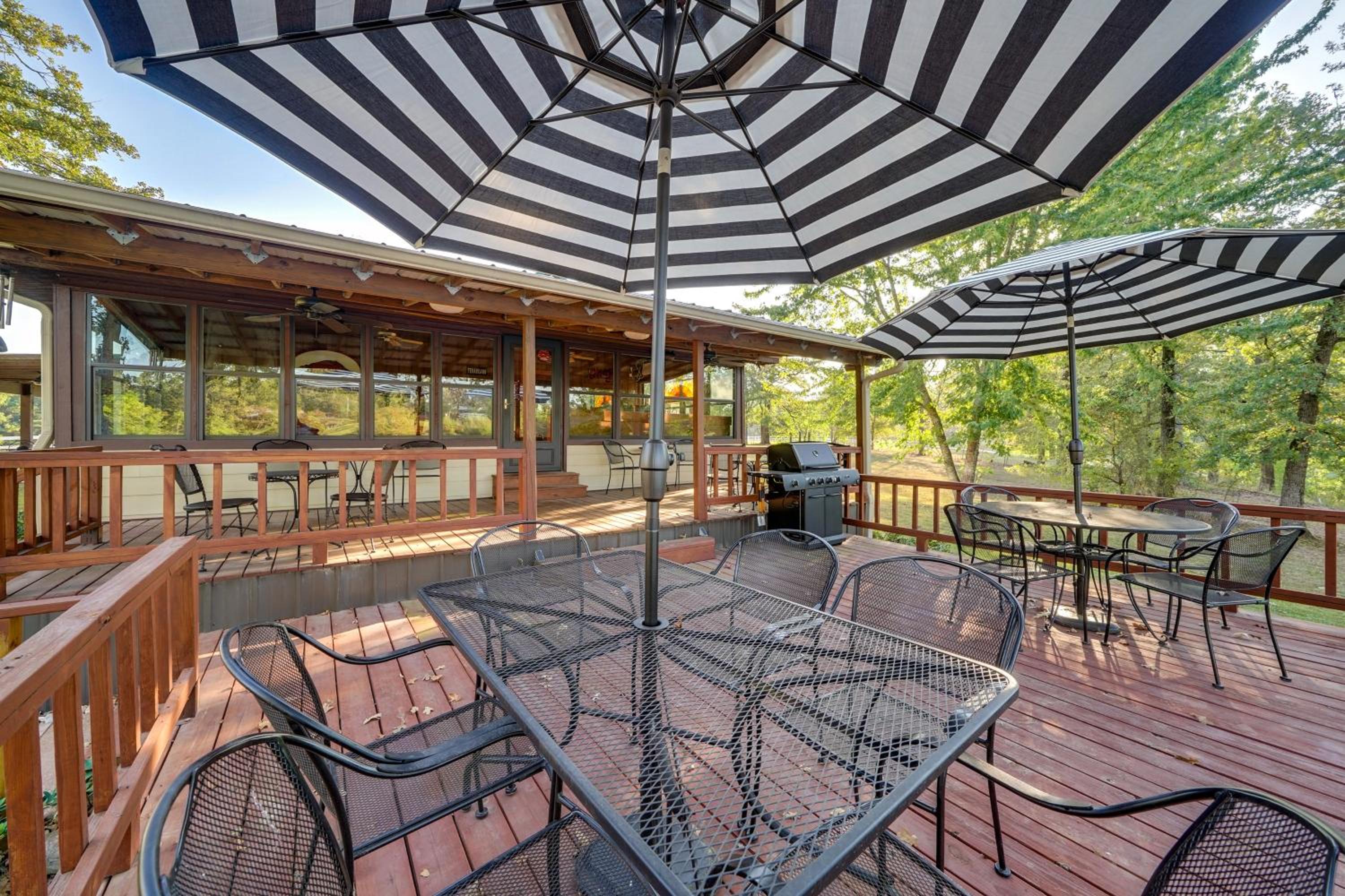 Waterfront Texarkana Cabin Tranquil Acreage