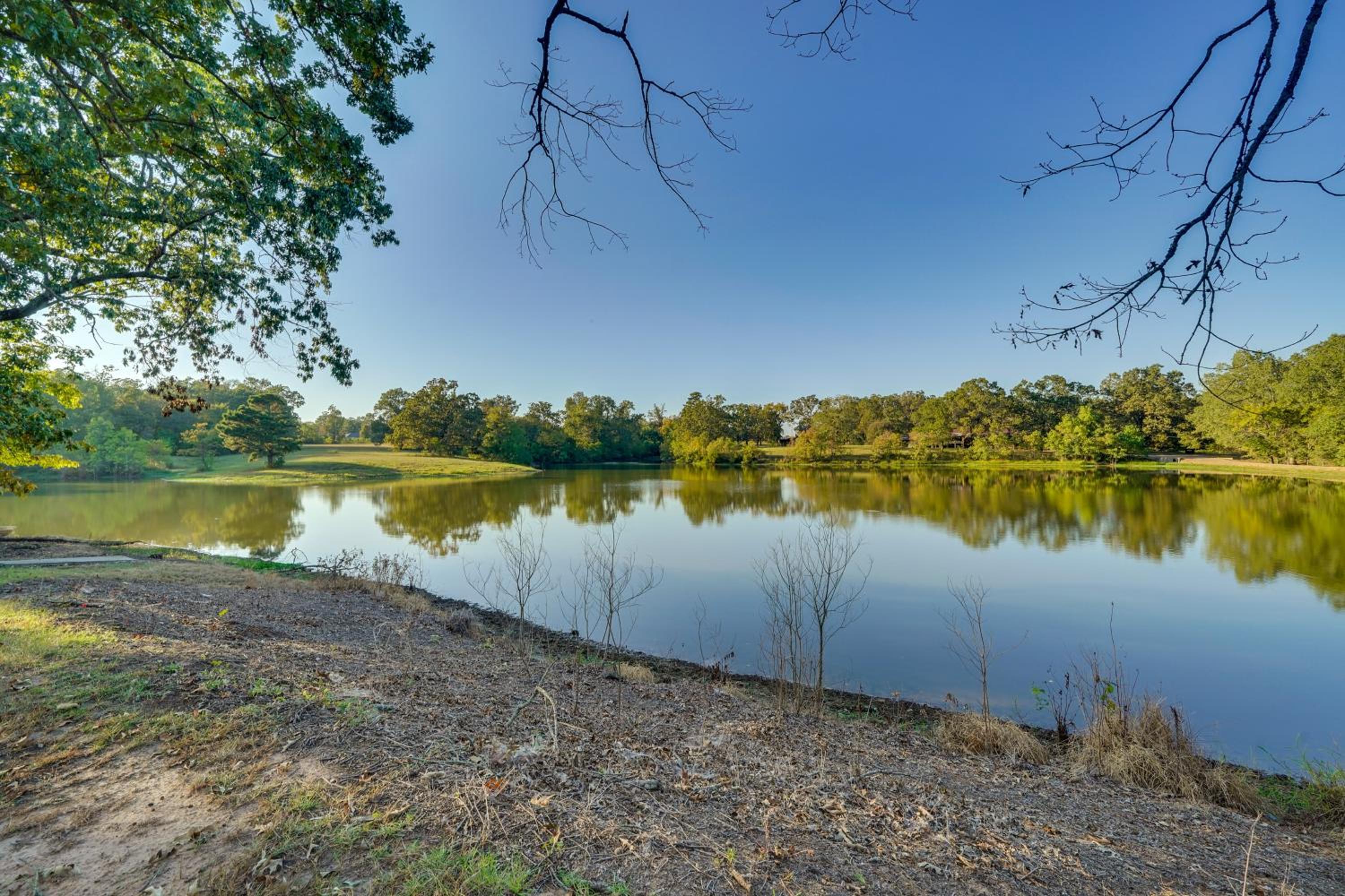 Waterfront Texarkana Cabin Tranquil Acreage