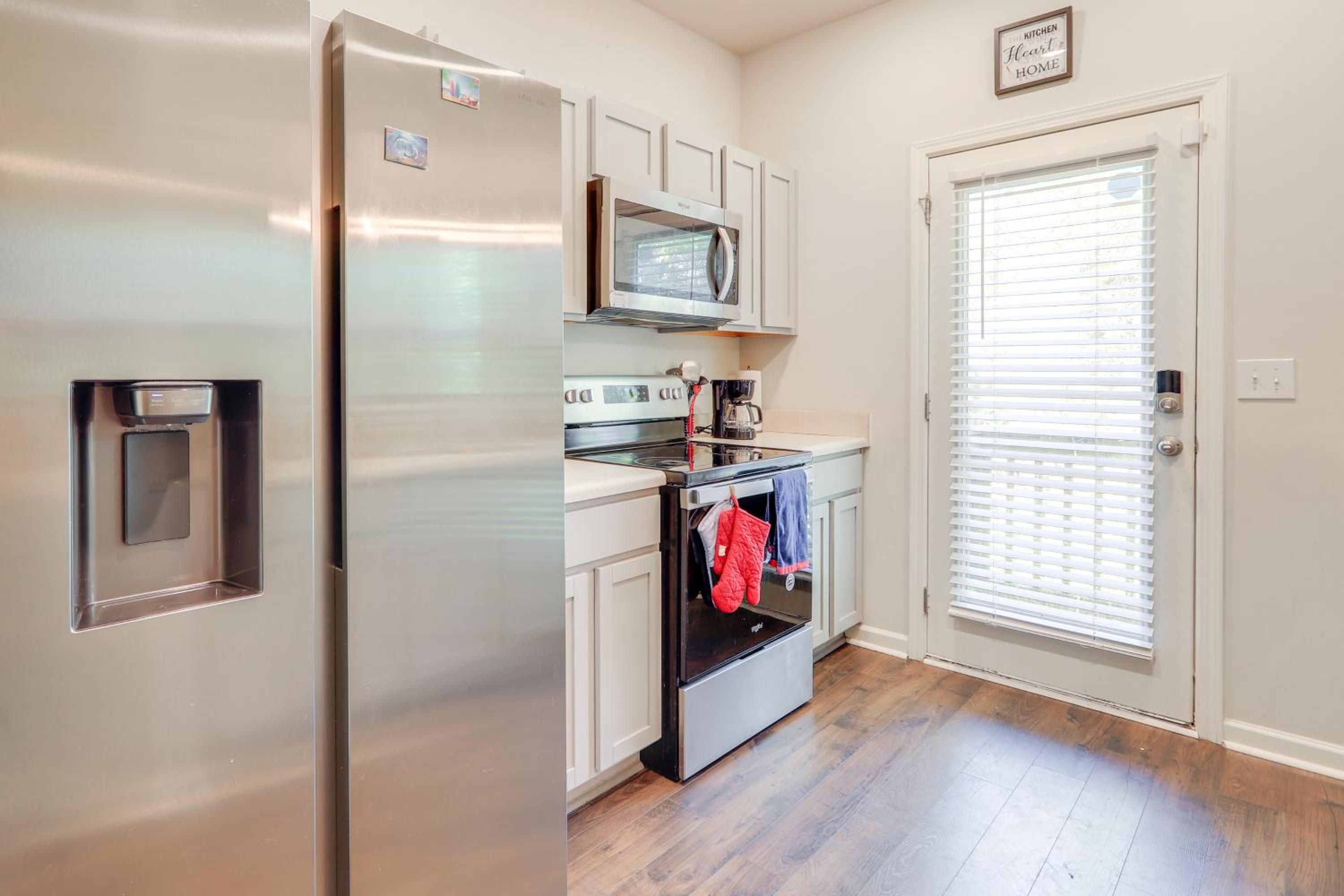 Pets Welcome! Family Townhome with Yard in Atlanta