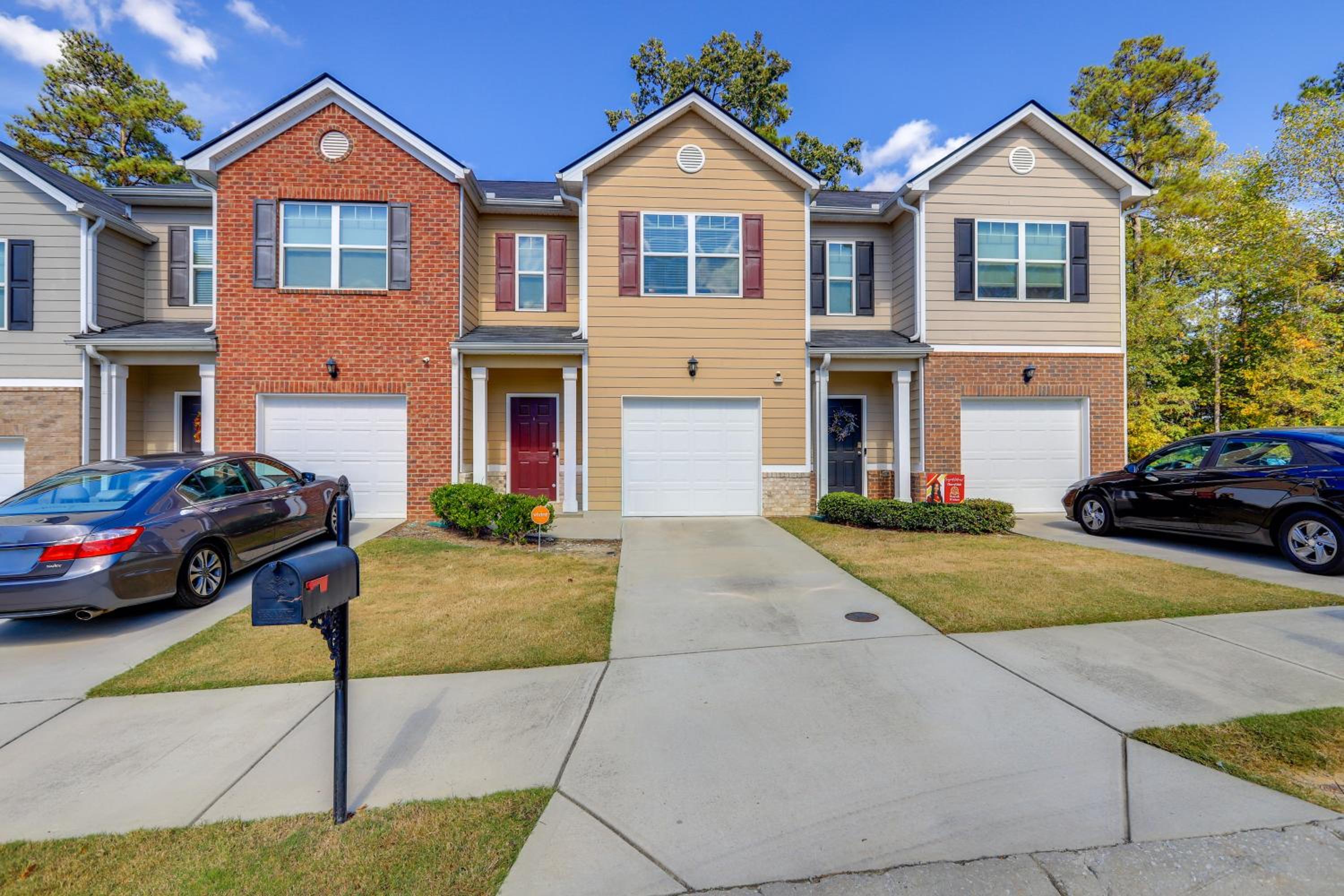 Pets Welcome! Family Townhome with Yard in Atlanta