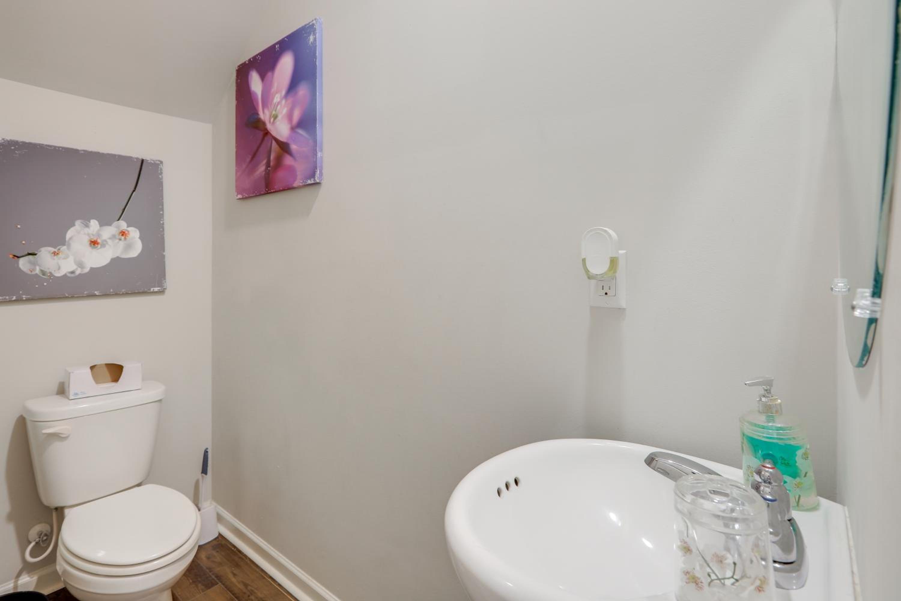 Pets Welcome! Family Townhome with Yard in Atlanta