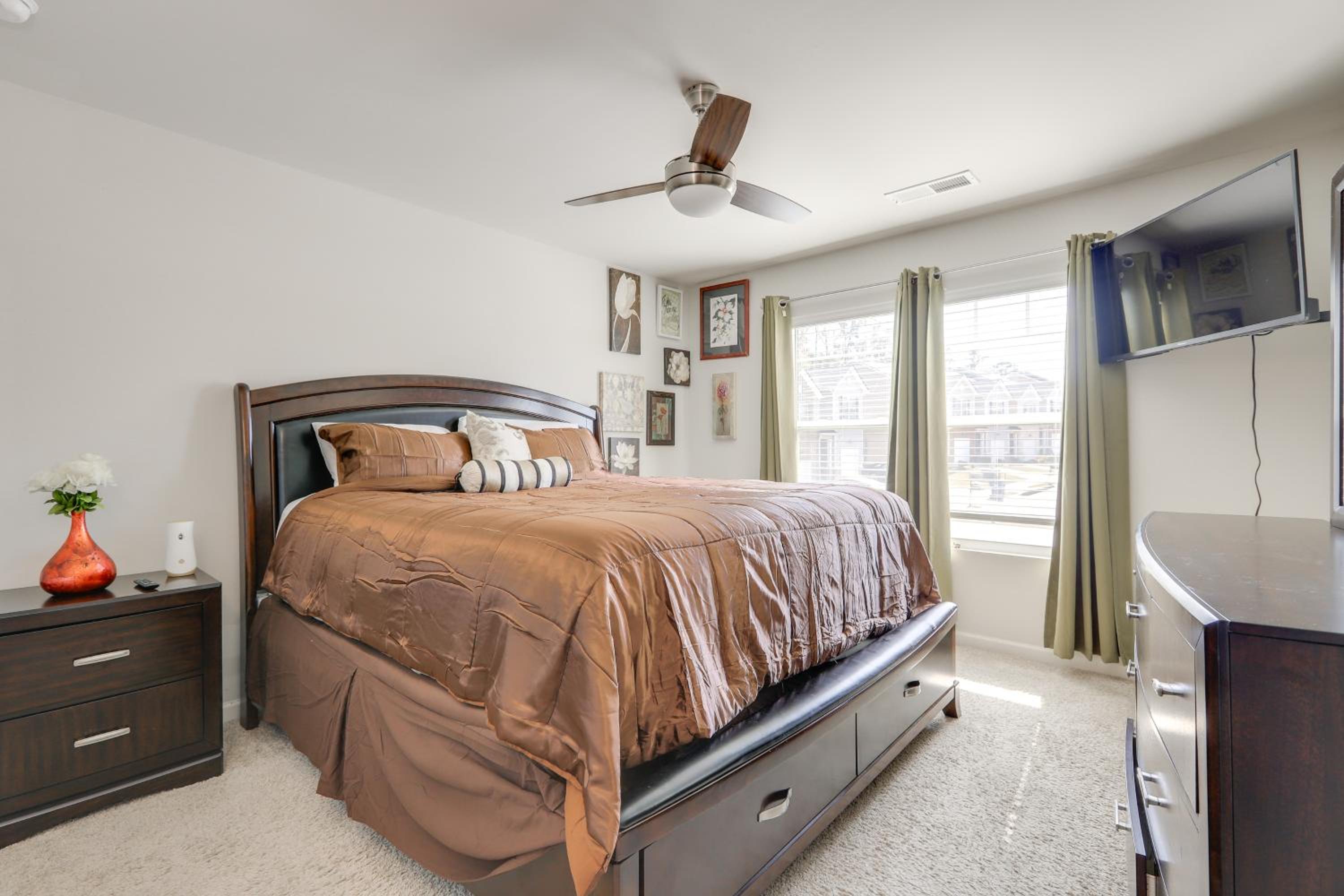 Pets Welcome! Family Townhome with Yard in Atlanta