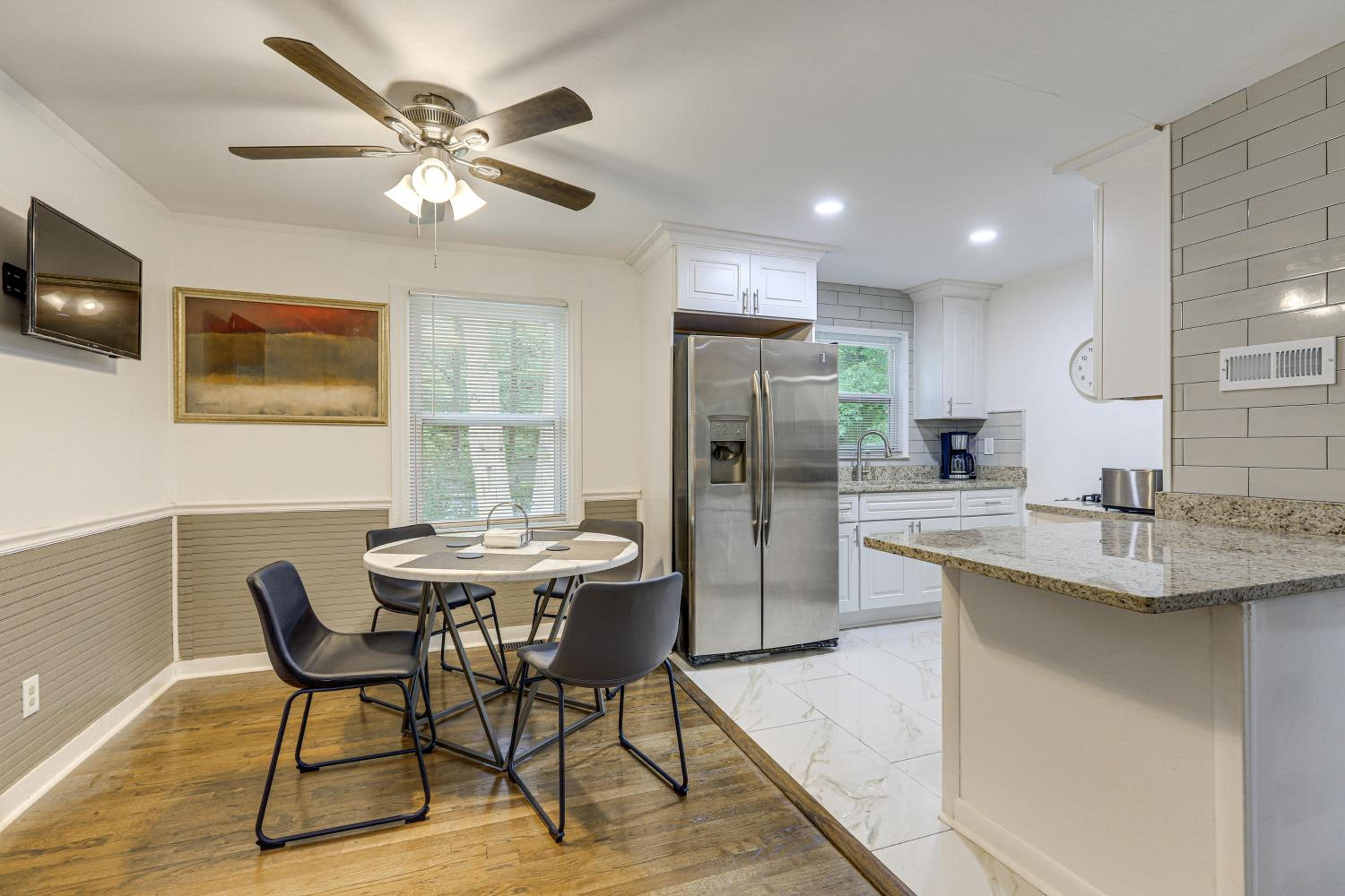 Walk to Lakewood Amphitheatre Atlanta Apartment!
