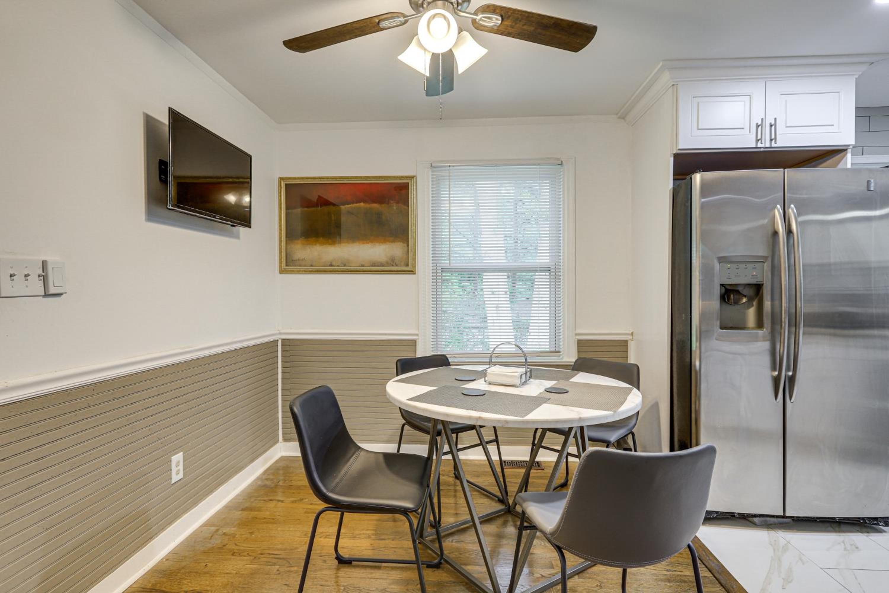 Walk to Lakewood Amphitheatre Atlanta Apartment!