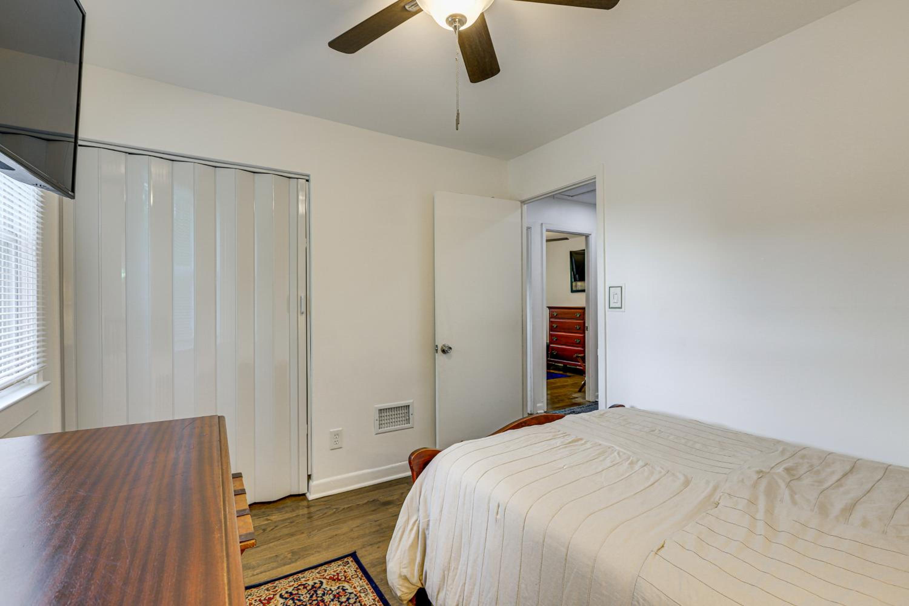 Walk to Lakewood Amphitheatre Atlanta Apartment!