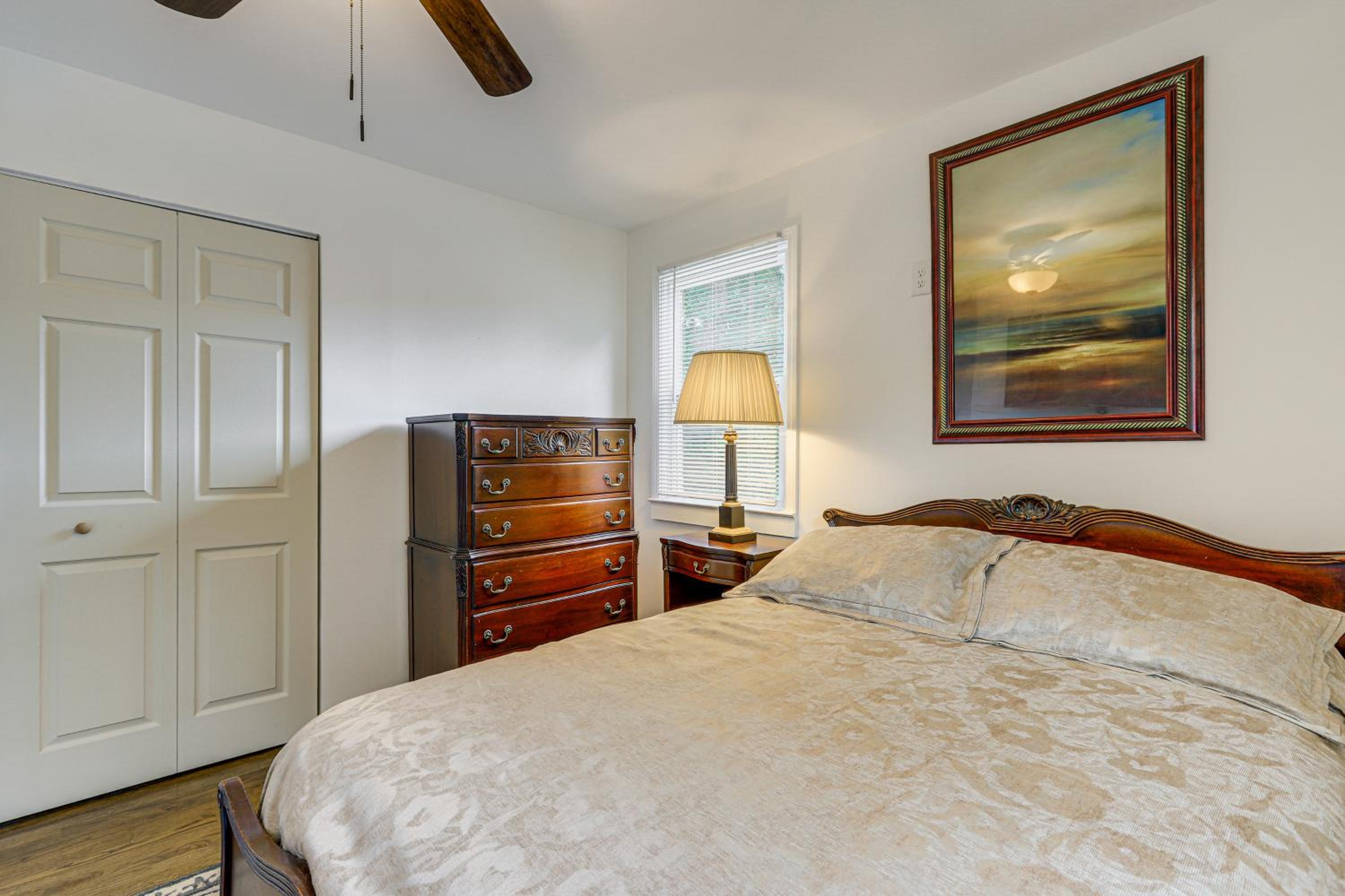 Walk to Lakewood Amphitheatre Atlanta Apartment!