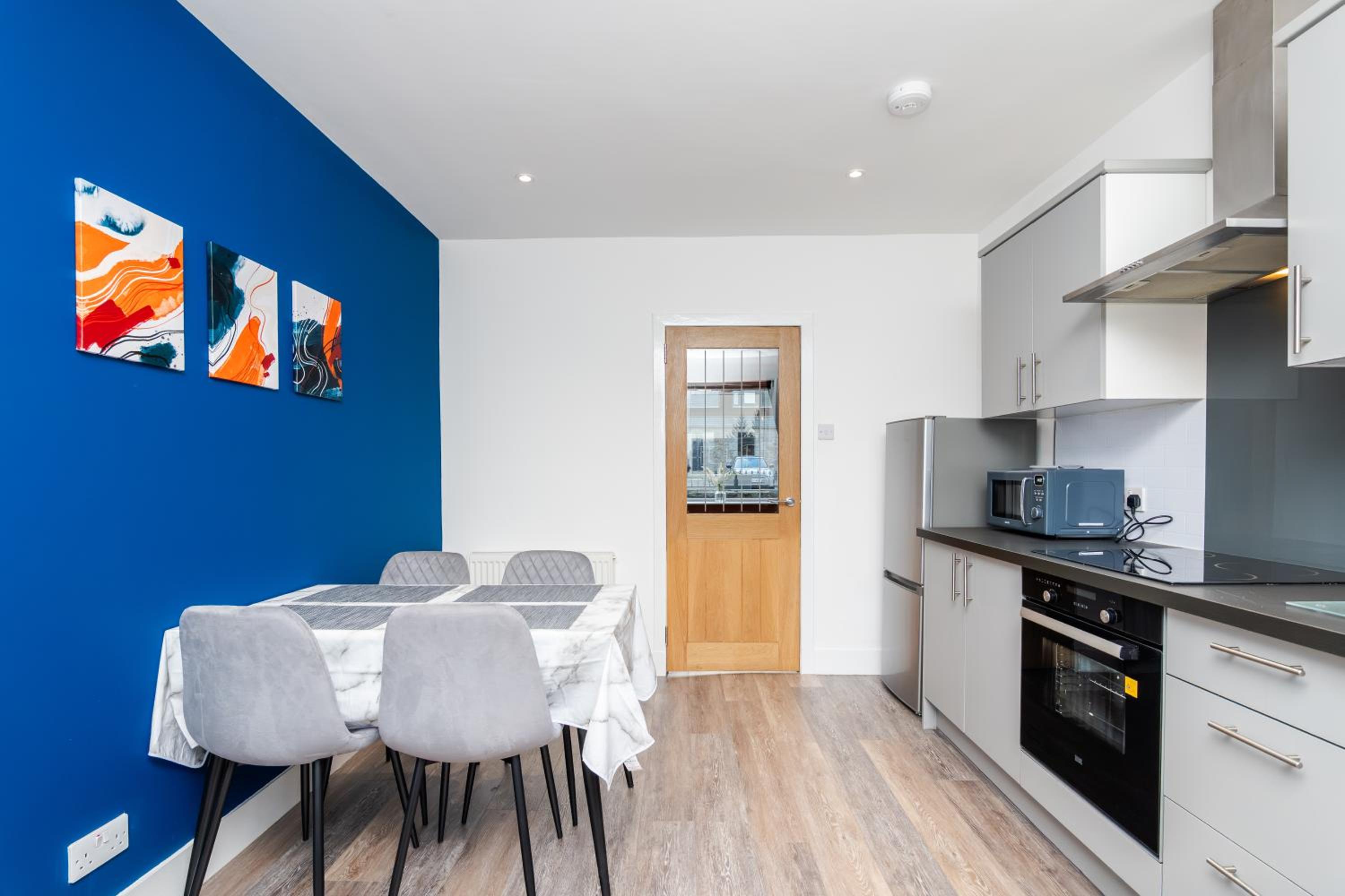 3 Bedroom Stylish Ground Floor Flat