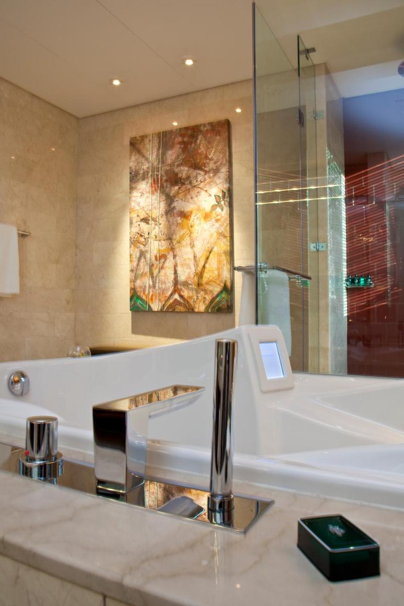 Jacuzzi