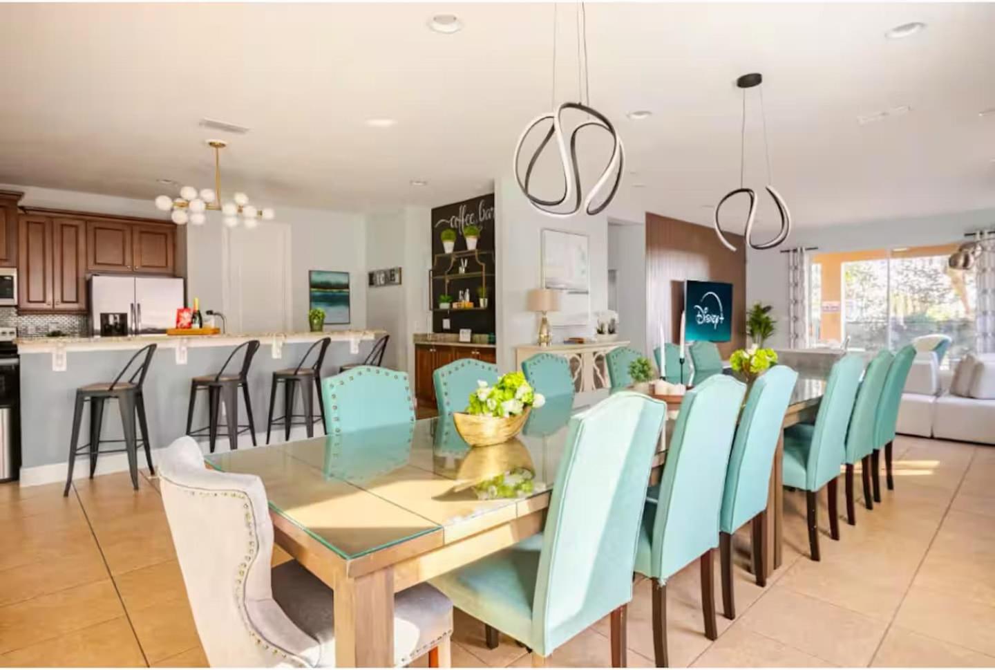 Epic 8Br 8Ba 4k sq ft Villa with Movie Theater Private Pool Spa Sauna Hot Tub Firepit Gaming Room and Arcade - 10mins from Disney Orlando FL