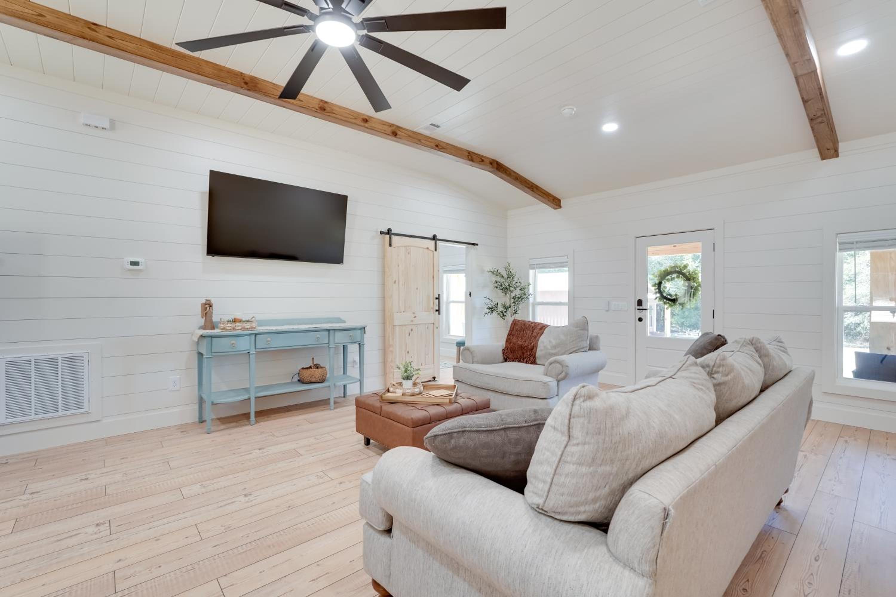 6 Mi to Magnolia Springs SP! Modern Cottage Living
