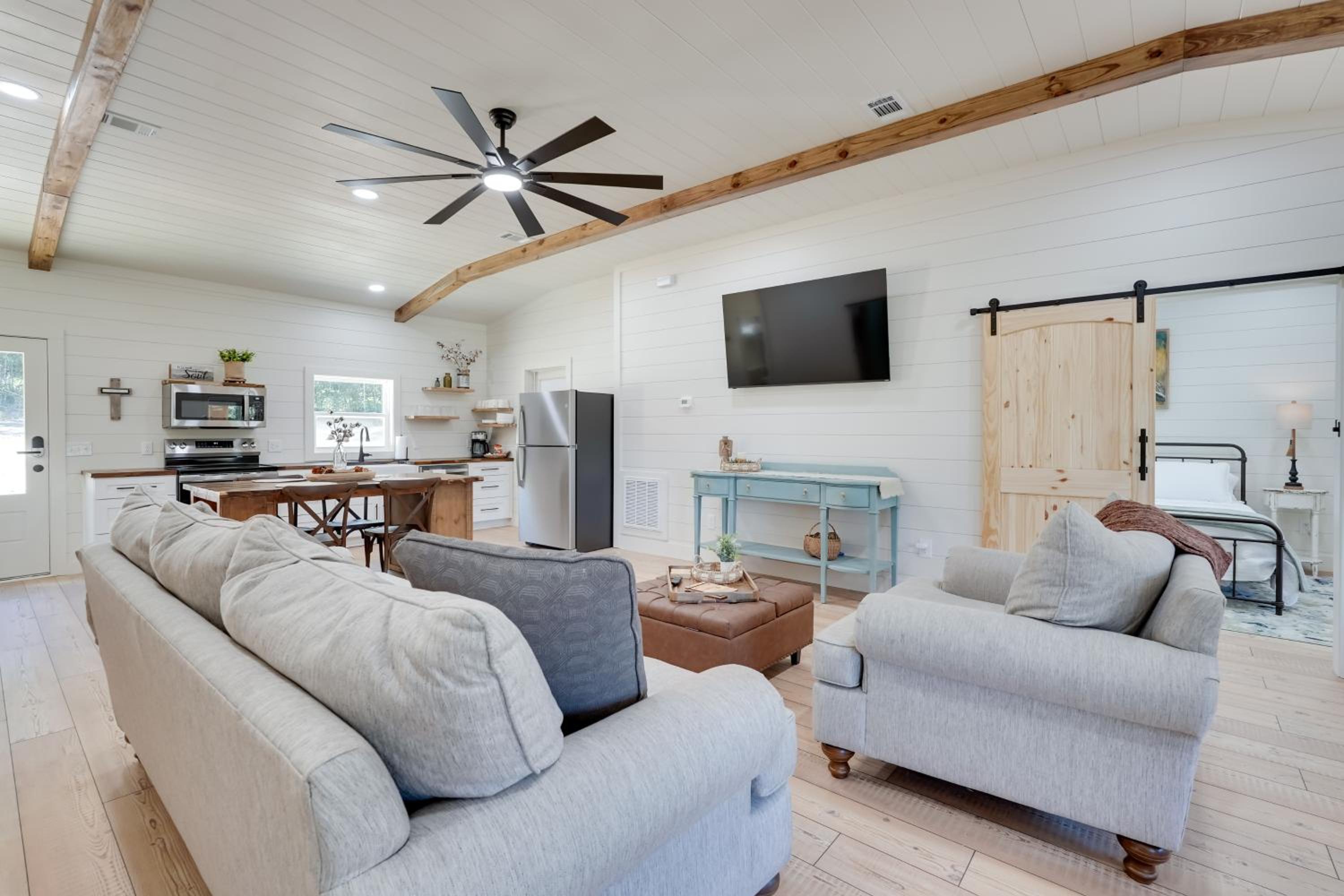 6 Mi to Magnolia Springs SP! Modern Cottage Living