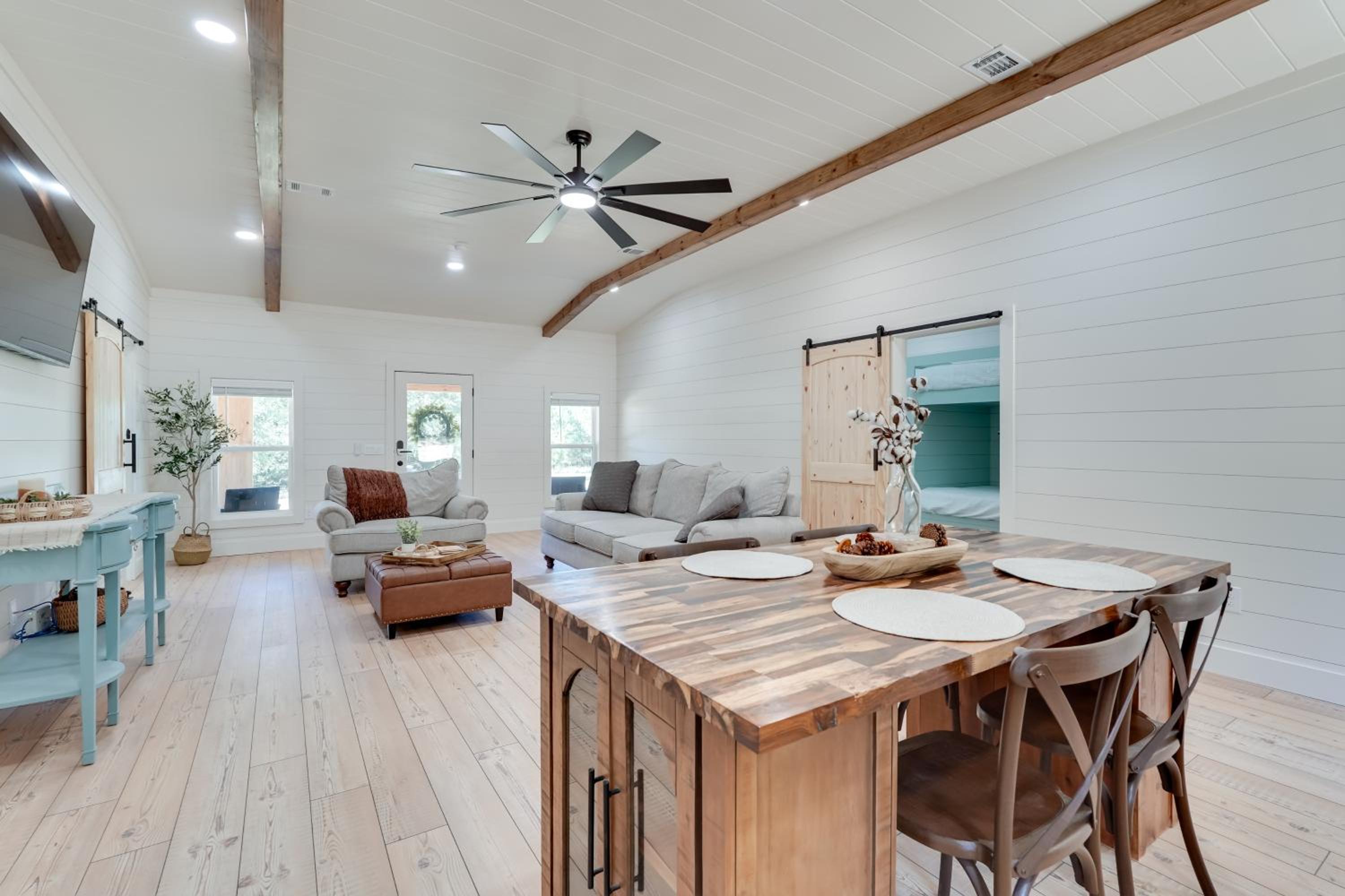 6 Mi to Magnolia Springs SP! Modern Cottage Living