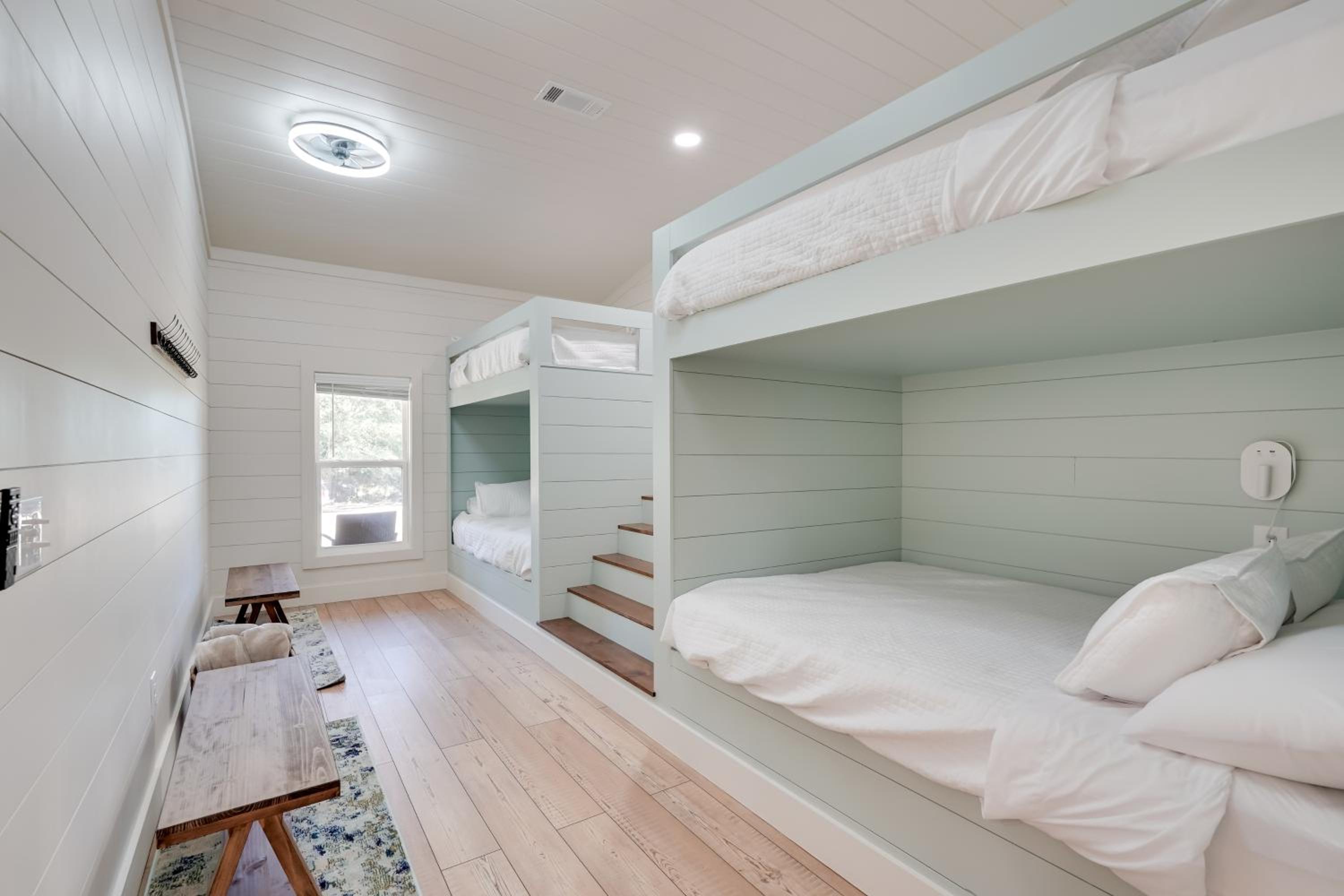 6 Mi to Magnolia Springs SP! Modern Cottage Living