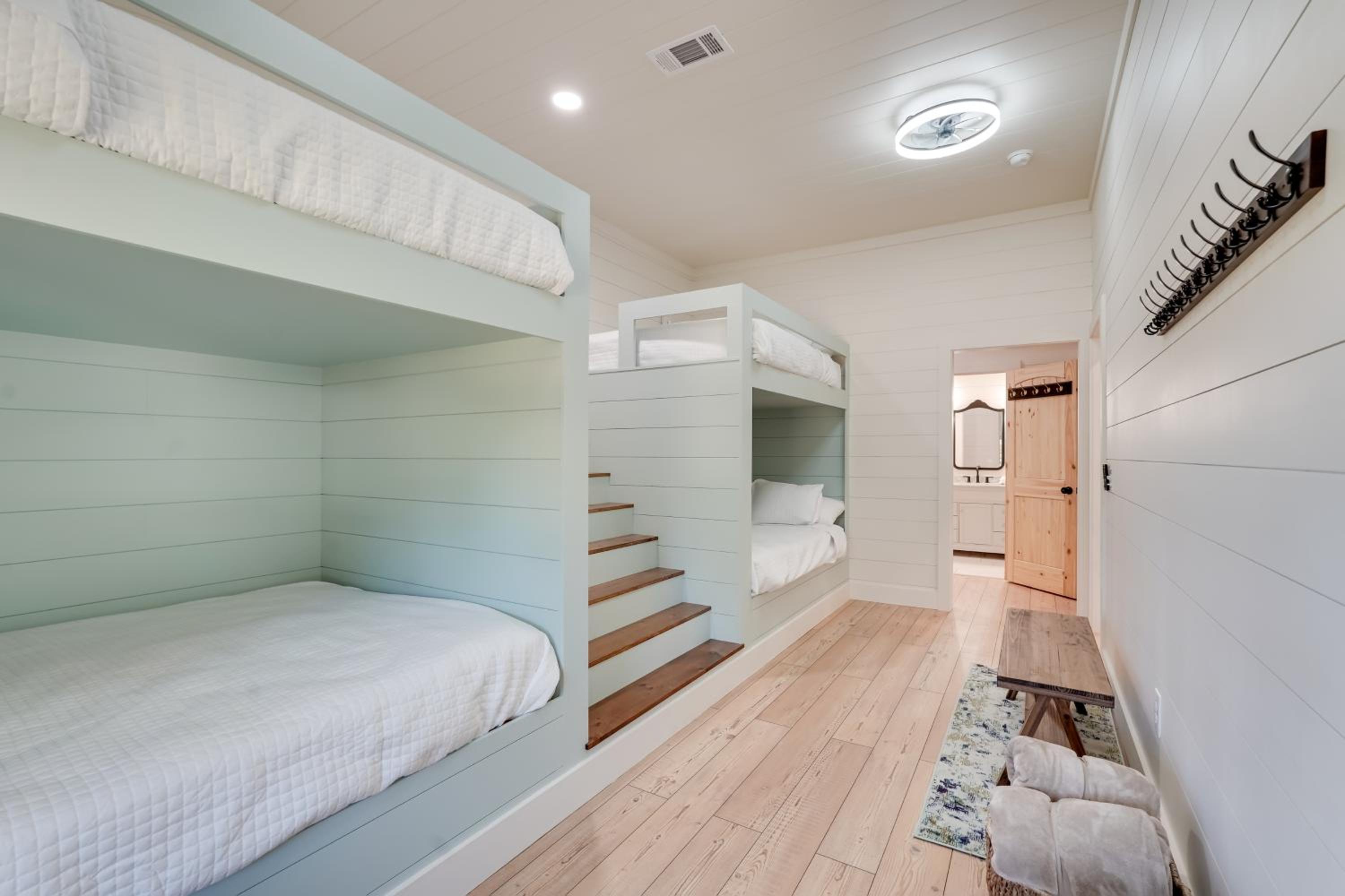 6 Mi to Magnolia Springs SP! Modern Cottage Living