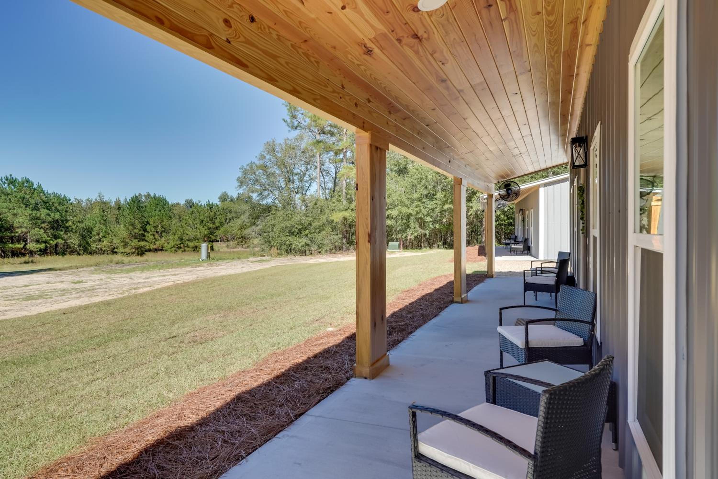 6 Mi to Magnolia Springs SP! Modern Cottage Living