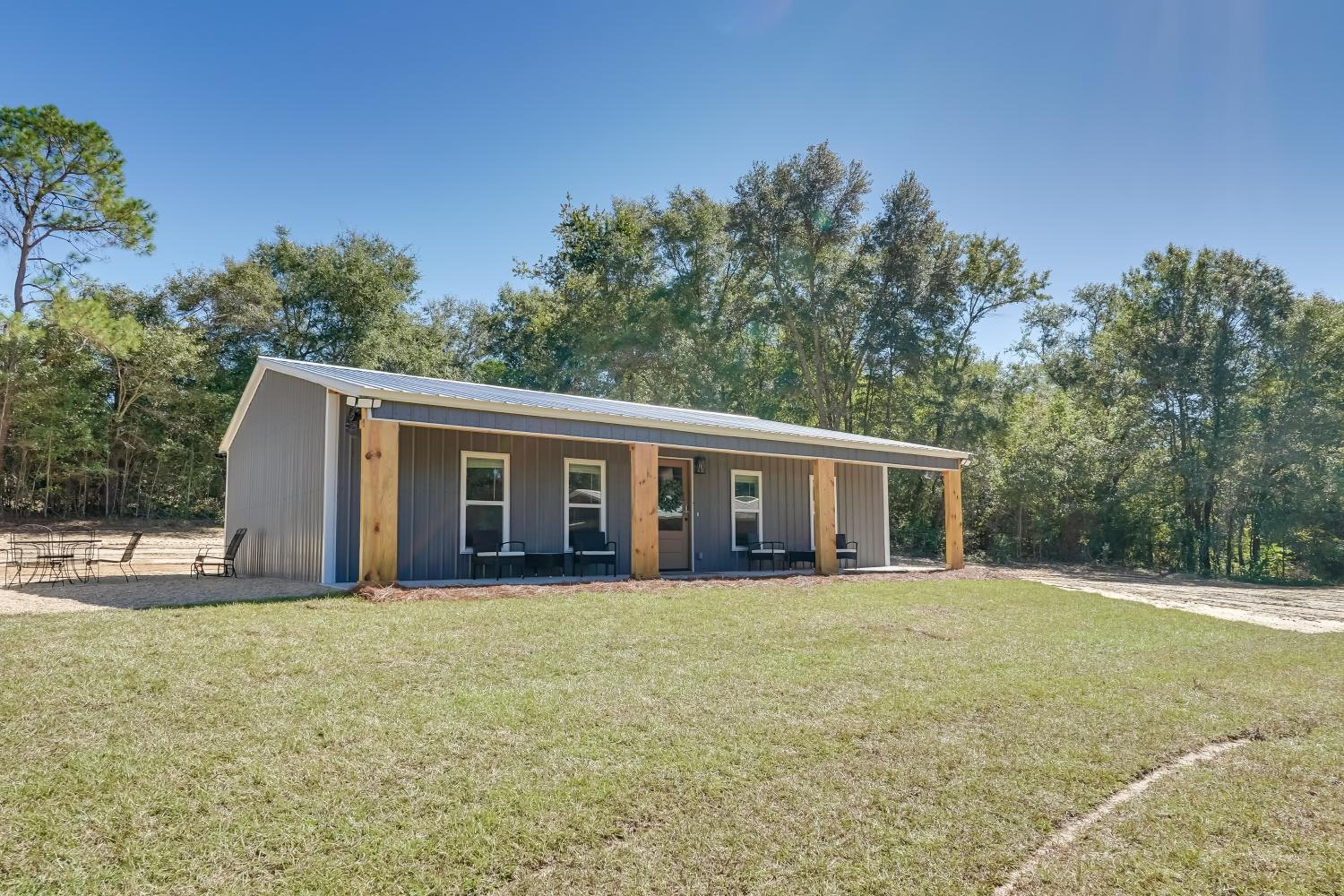 6 Mi to Magnolia Springs SP! Modern Cottage Living
