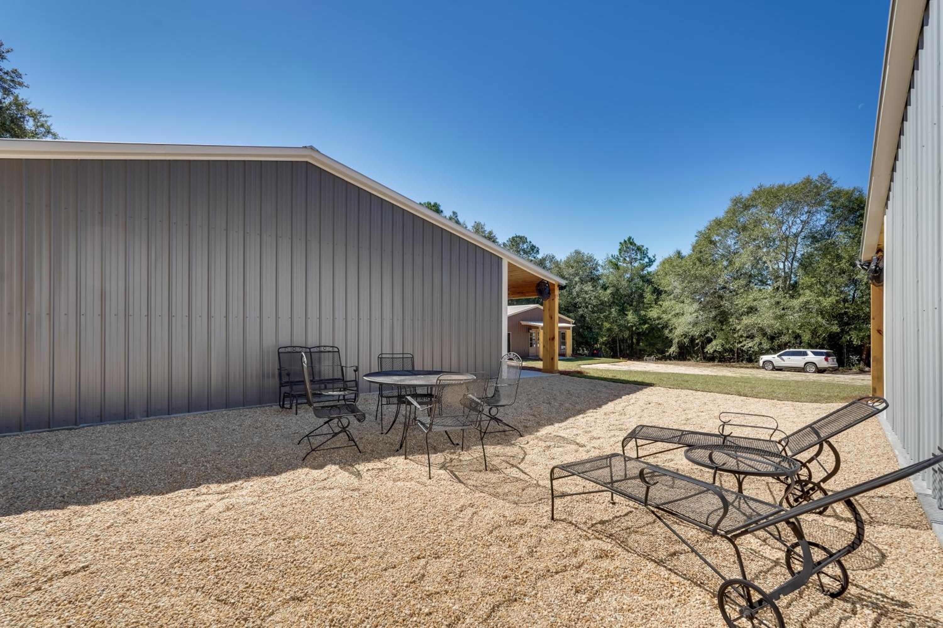 6 Mi to Magnolia Springs SP! Modern Cottage Living