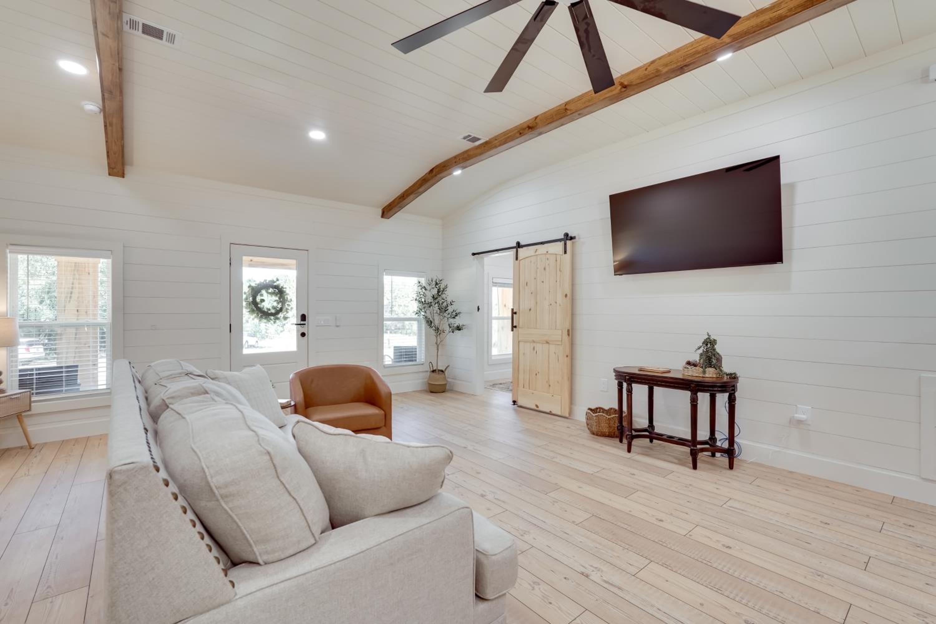 Nature-Centric Retreat! Newly Built Millen Cottage