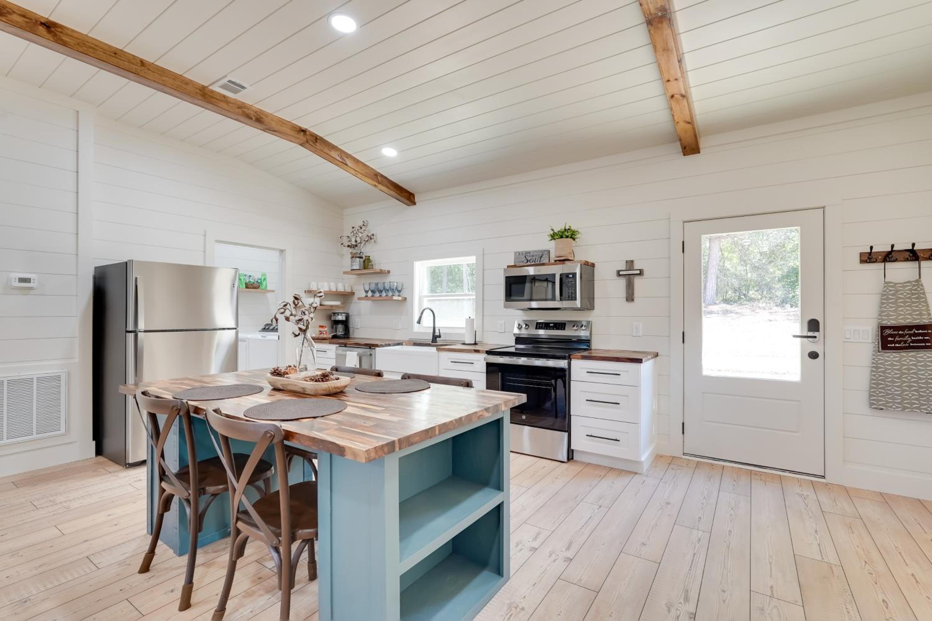 Nature-Centric Retreat! Newly Built Millen Cottage
