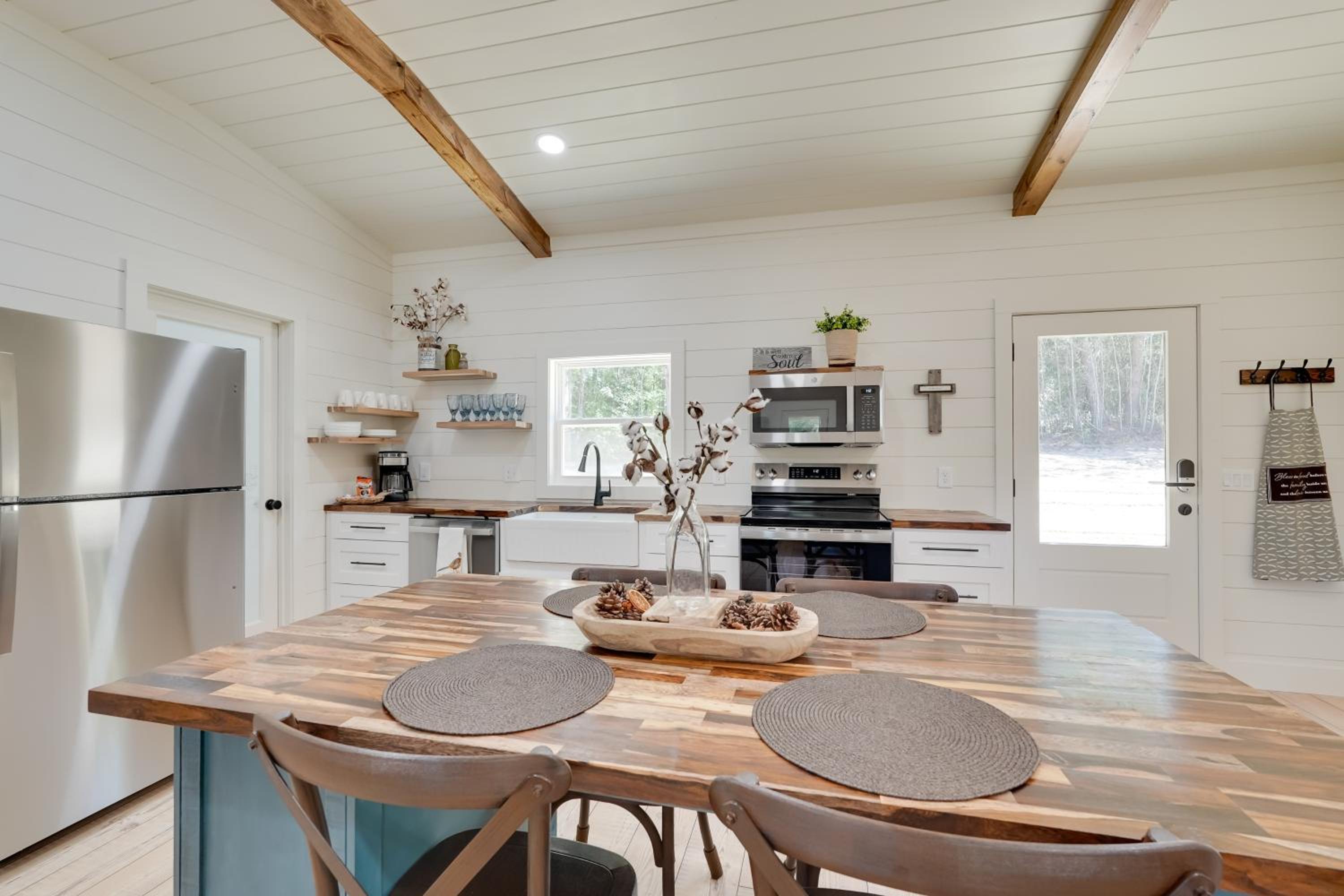 Nature-Centric Retreat! Newly Built Millen Cottage