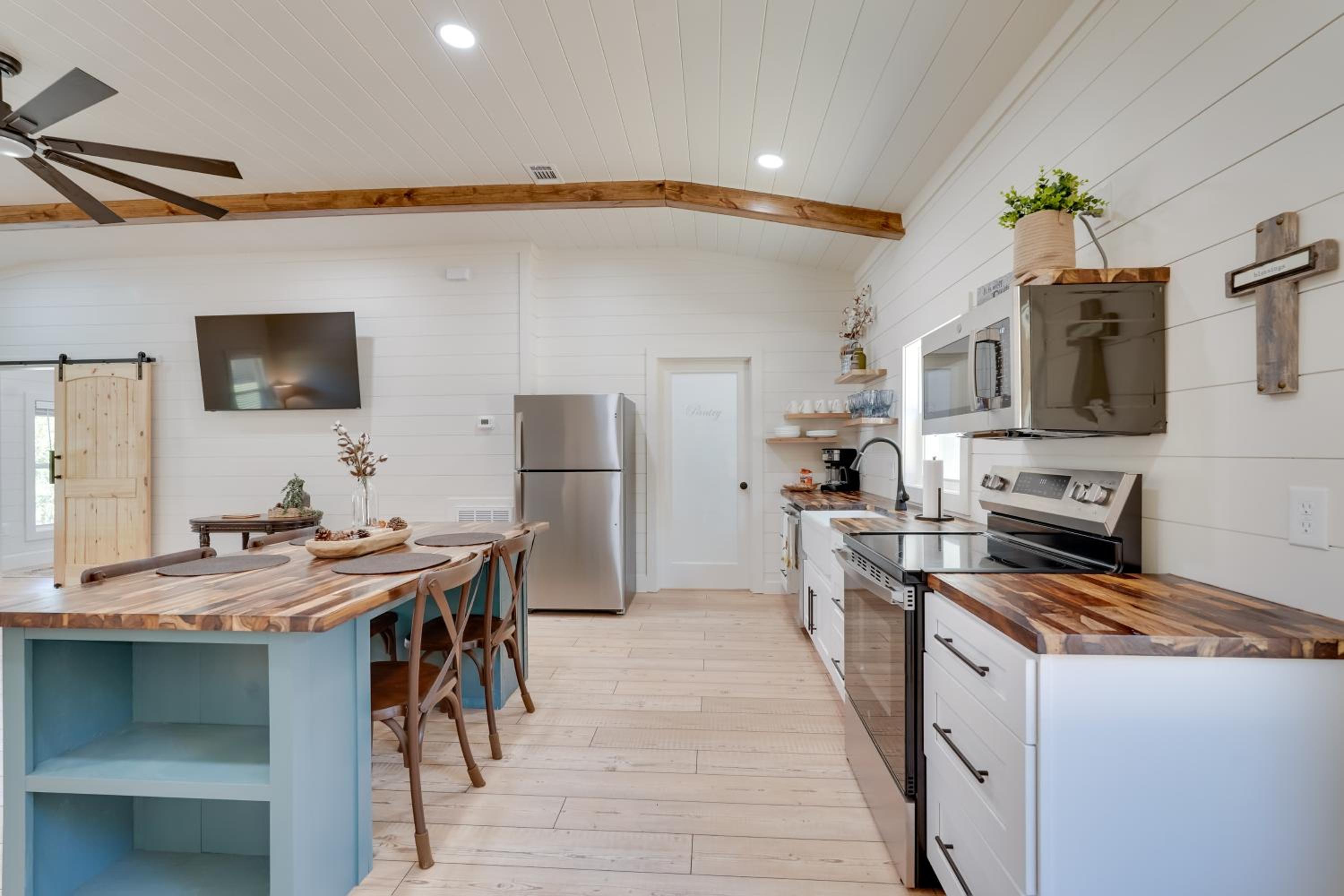 Nature-Centric Retreat! Newly Built Millen Cottage