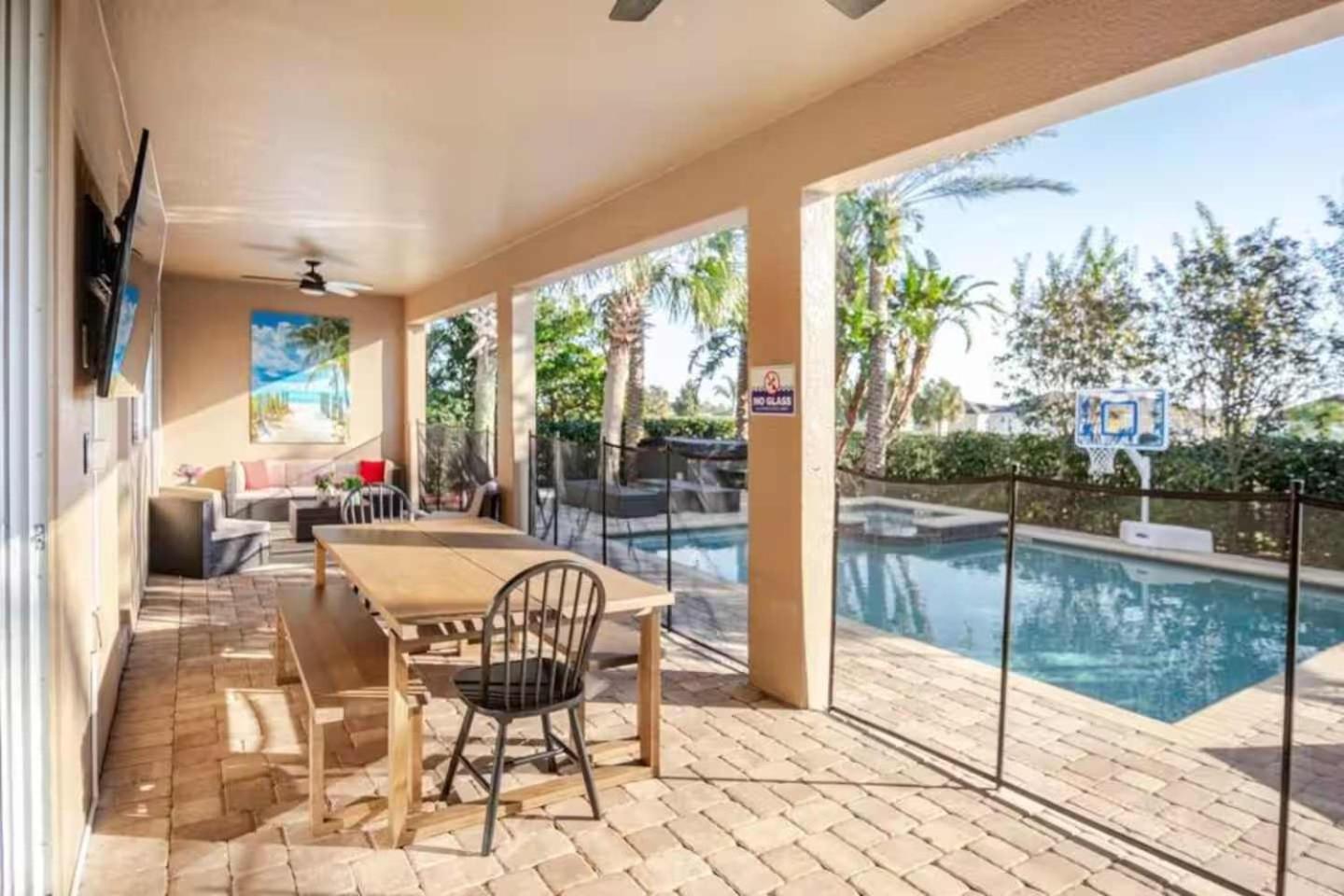 Epic 8Br 8Ba 4k sq ft Villa with Movie Theater Private Pool Spa Sauna Hot Tub Firepit Gaming Room and Arcade - 10mins from Disney Orlando FL
