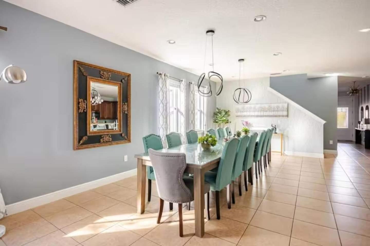 Epic 8Br 8Ba 4k sq ft Villa with Movie Theater Private Pool Spa Sauna Hot Tub Firepit Gaming Room and Arcade - 10mins from Disney Orlando FL